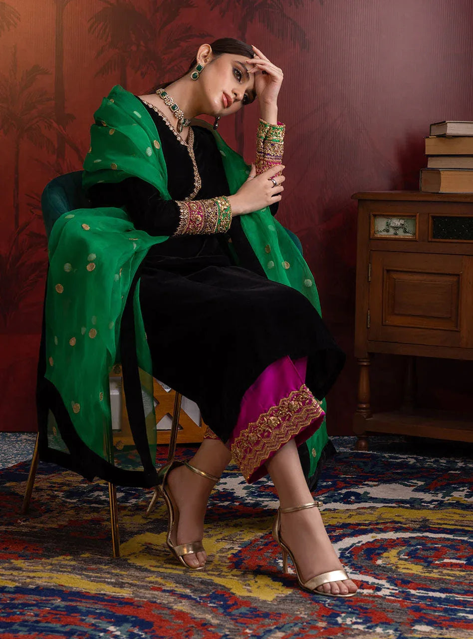 Zainab Chottani | Semi Formals | YAREEN - Aqsa Fabrics