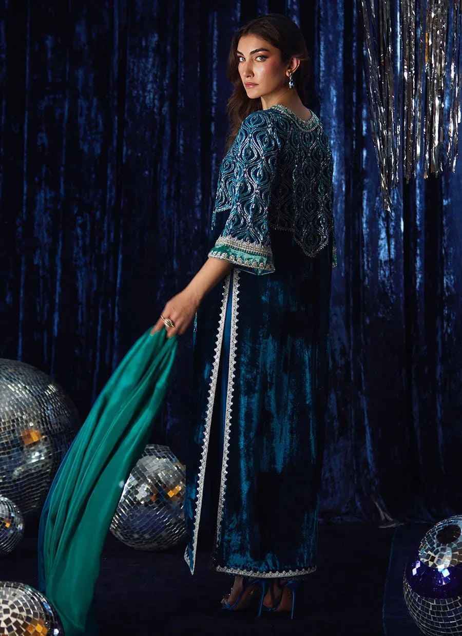 Farah Talib Aziz | Velvet Fete 4 | Teen Teal Shirt And Dupatta - Aqsa Fabrics