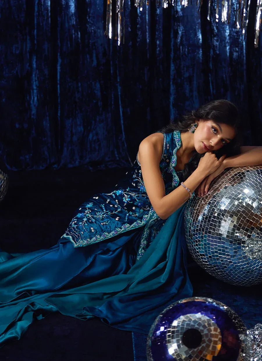 Farah Talib Aziz | Velvet Fete 4 | Pri Prussian Blue Saari Jacket - Aqsa Fabrics