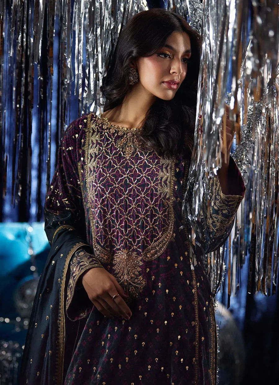 Farah Talib Aziz | Velvet Fete 4 | Reeya Velvet Shirt And Dupatta - Aqsa Fabrics