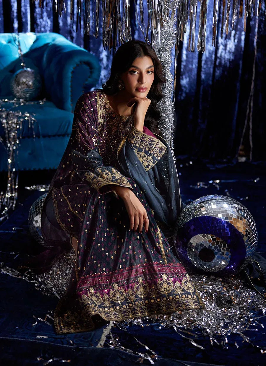 Farah Talib Aziz | Velvet Fete 4 | Reeya Velvet Shirt And Dupatta - Aqsa Fabrics