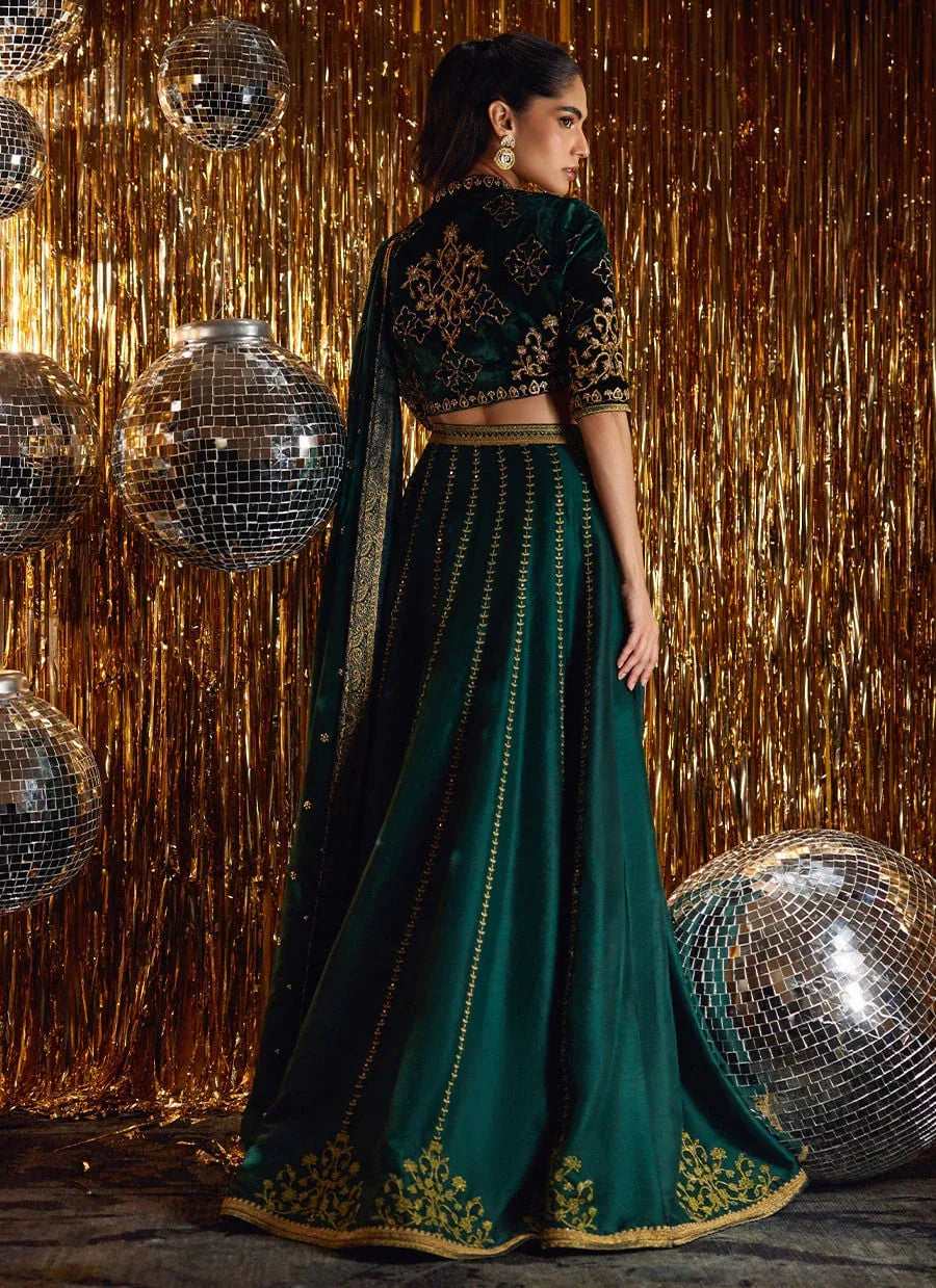 Farah Talib Aziz | Velvet Fete 4 | Sera Emerald Lehnga Choli - Aqsa Fabrics