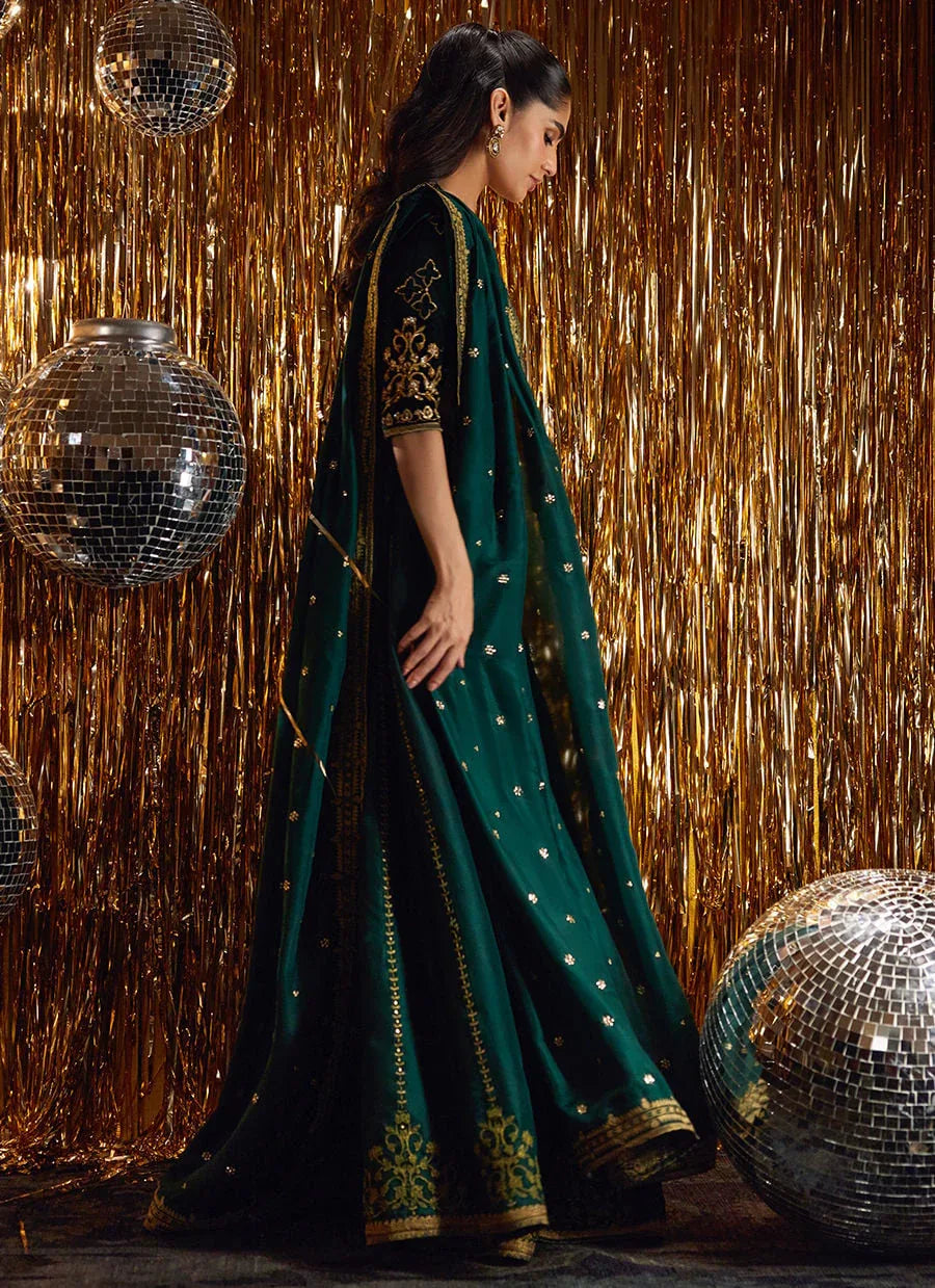 Farah Talib Aziz | Velvet Fete 4 | Sera Emerald Lehnga Choli - Aqsa Fabrics