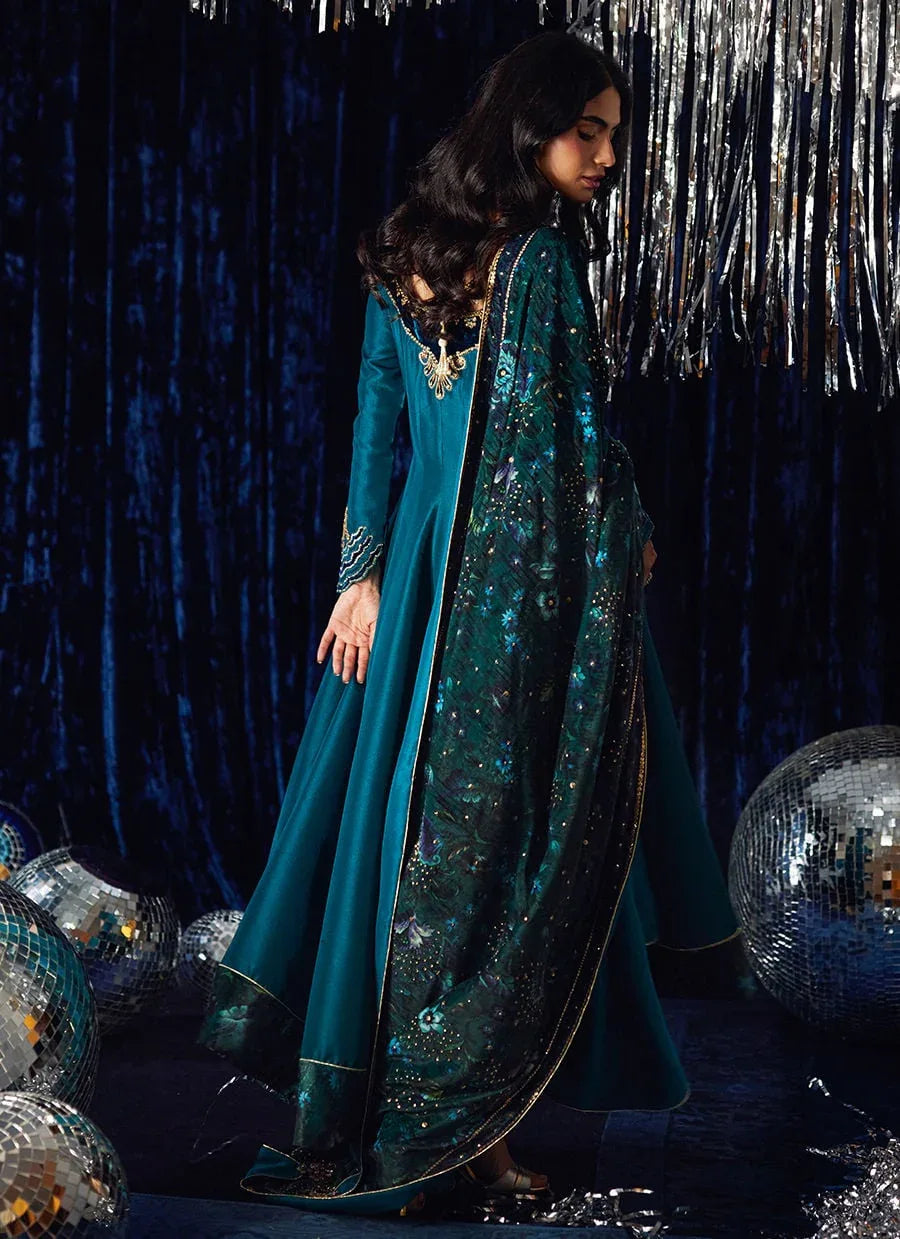 Farah Talib Aziz | Velvet Fete 4 | The Verve Shawl - Aqsa Fabrics