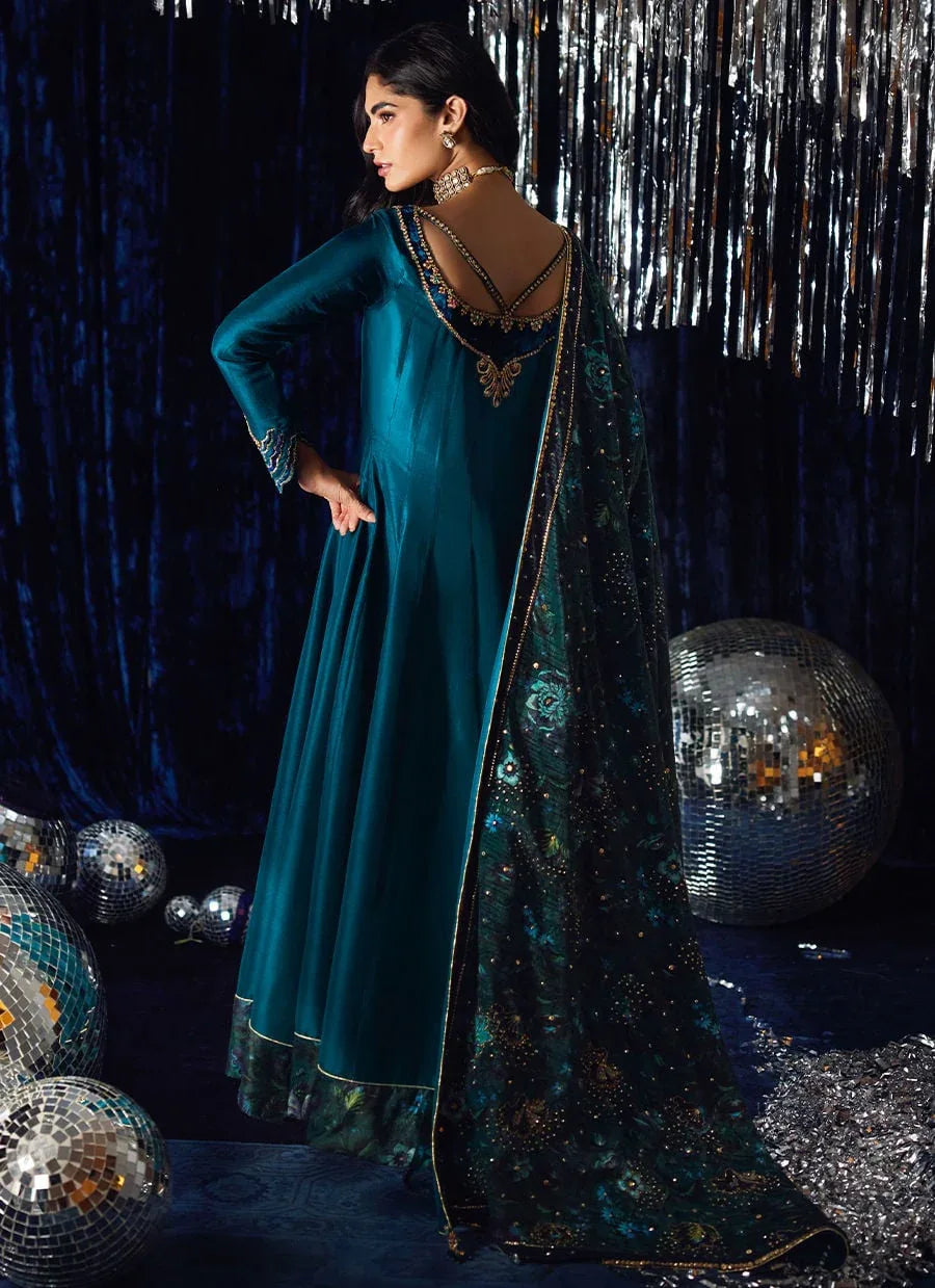 Farah Talib Aziz | Velvet Fete 4 | The Verve Shawl - Aqsa Fabrics