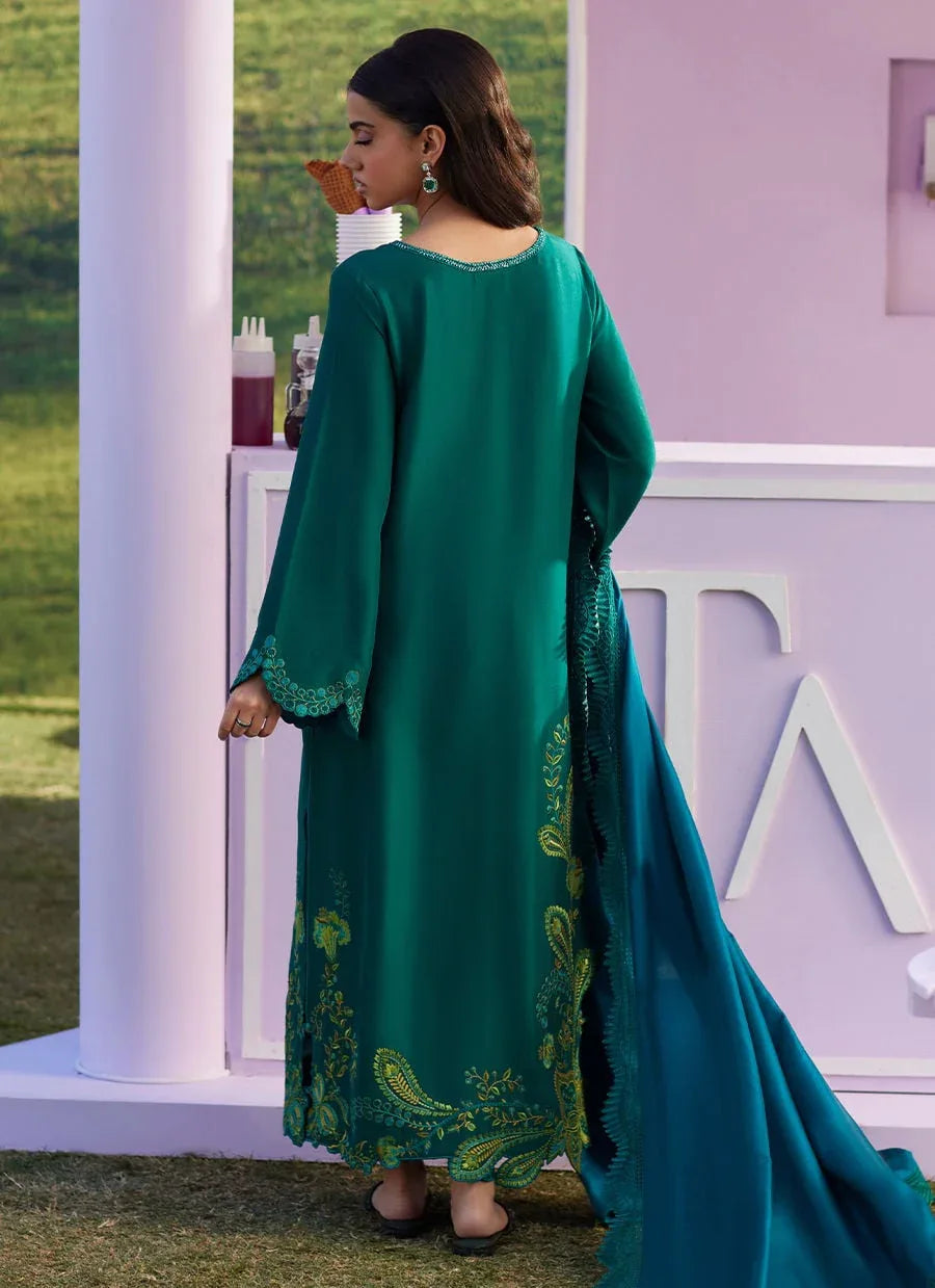 Farah Talib Aziz | Luna Eid 26 | Zayra Shirt And Dupatta