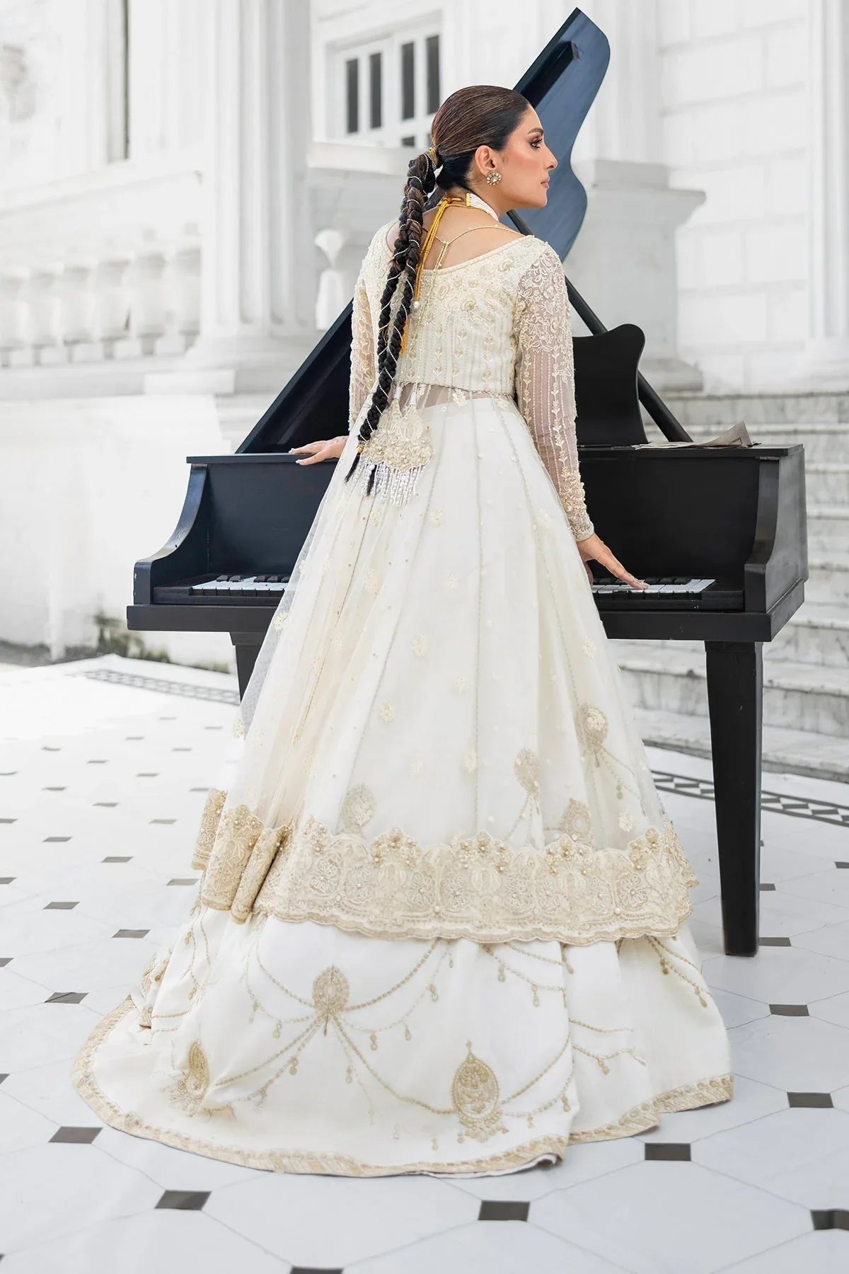 Erum Khan | Jahan Wedding 25 | Snow Pearl - Aqsa Fabrics