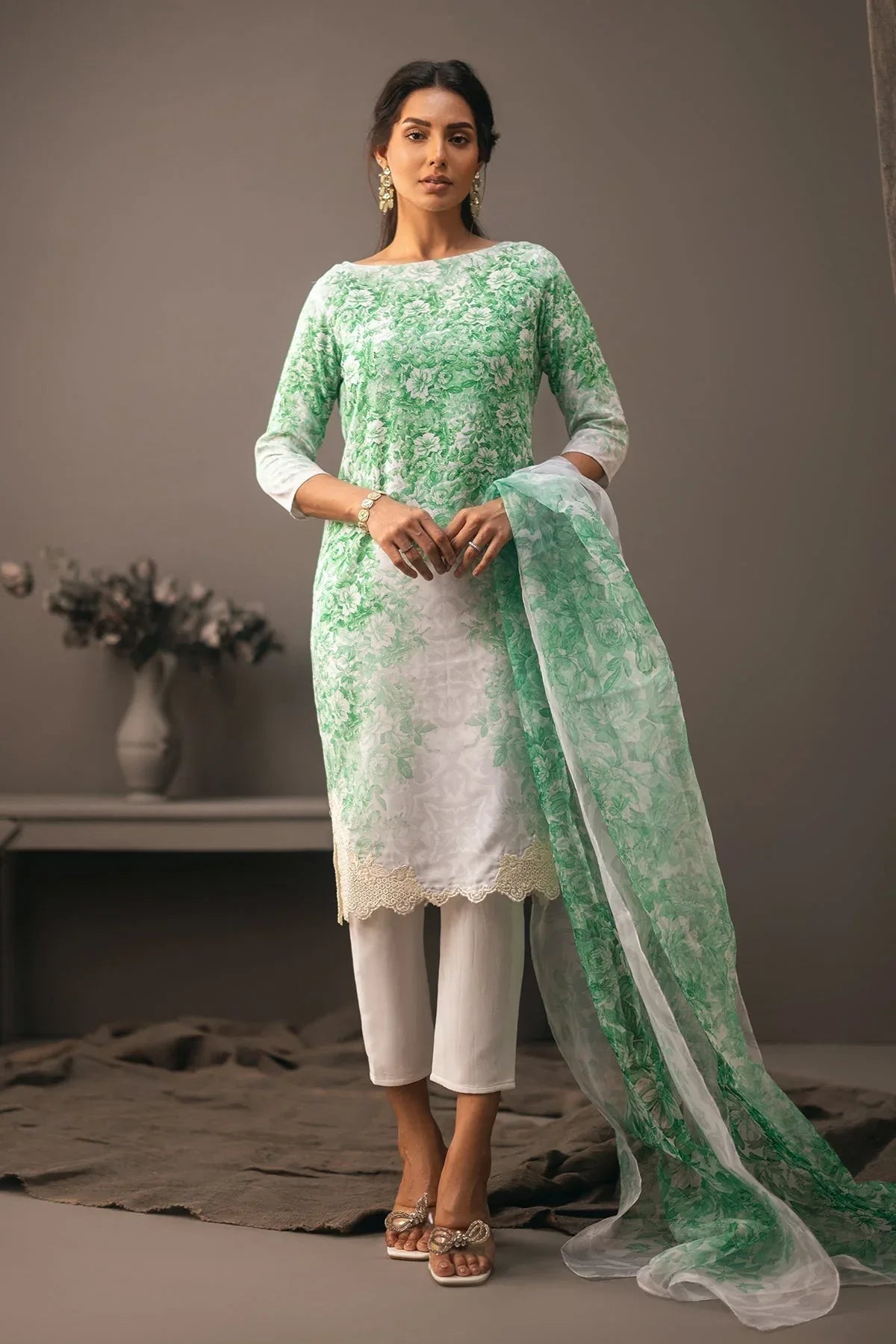 Erum Khan | Beyond Basic | CLASSIC CHARM - Aqsa Fabrics