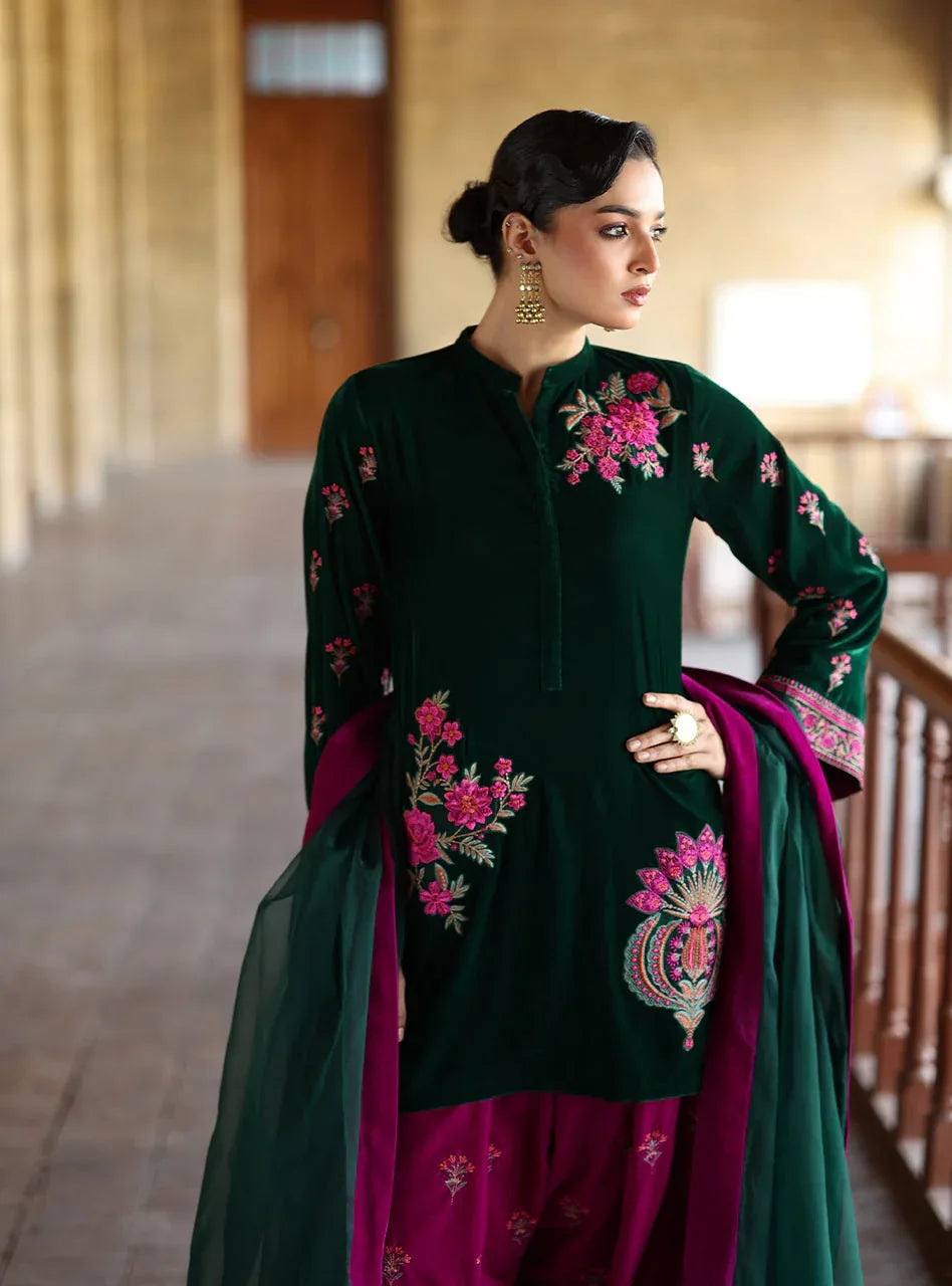 Zainab Chottani | Velura Velvet Edit 25 | Niya Farshi - Aqsa Fabrics
