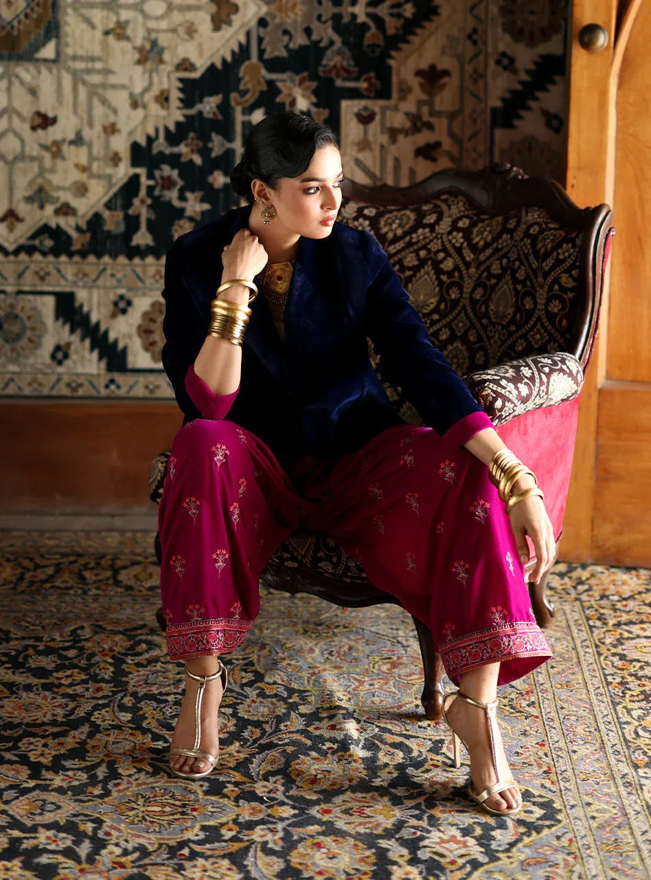 Zainab Chottani | Velura Velvet Edit 25 | Bela Jacket And Farshi - Aqsa Fabrics