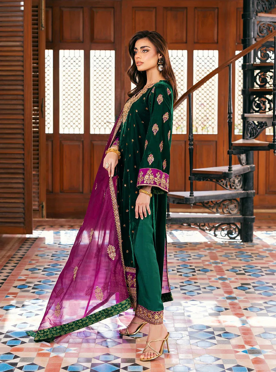 Zainab Chottani | Velvet 25 | Esha - Aqsa Fabrics
