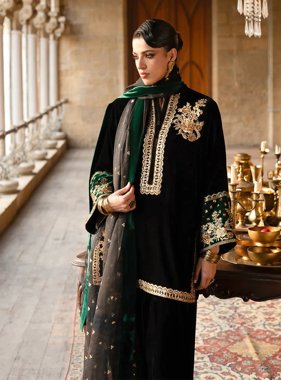 Zainab Chottani | Velura Velvet Edit 25 | Emel Farshi - Aqsa Fabrics