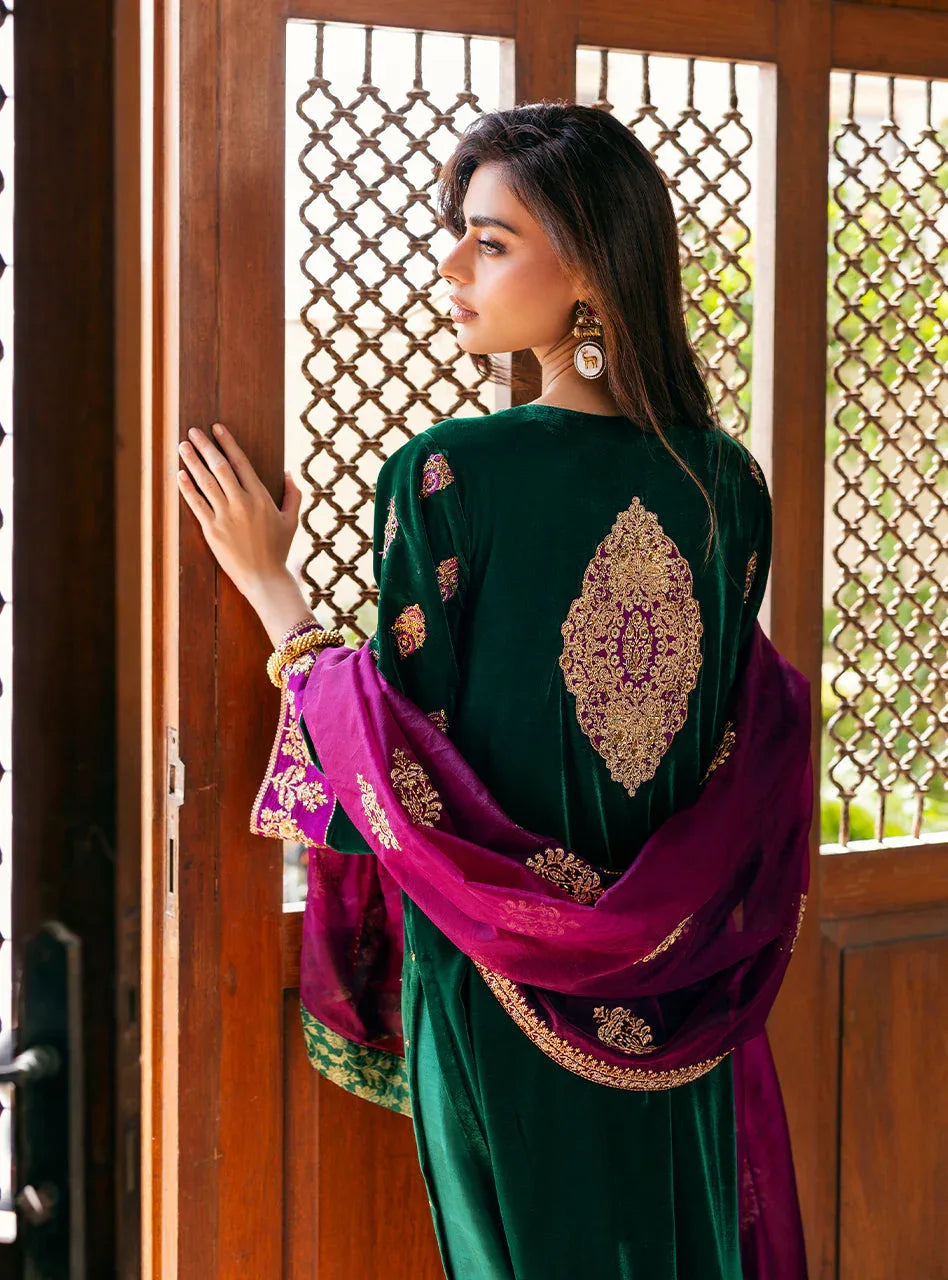 Zainab Chottani | Velvet 25 | Esha - Aqsa Fabrics
