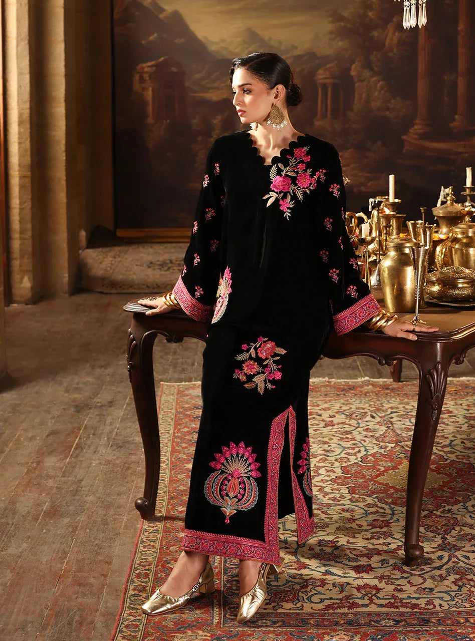 Zainab Chottani | Velura Velvet Edit 25 | Belle Kaftan - Aqsa Fabrics