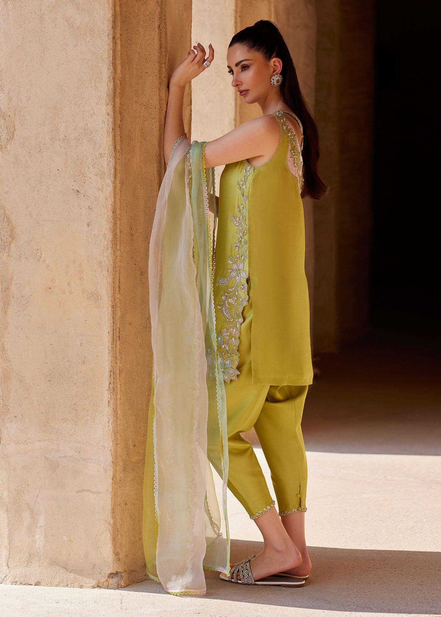 Kanwal Malik | Ghina Luxury Pret | Sia
