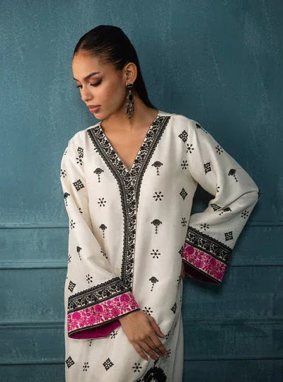 Zainab Chottani | The Kaftan Edit | Azalea - Aqsa Fabrics