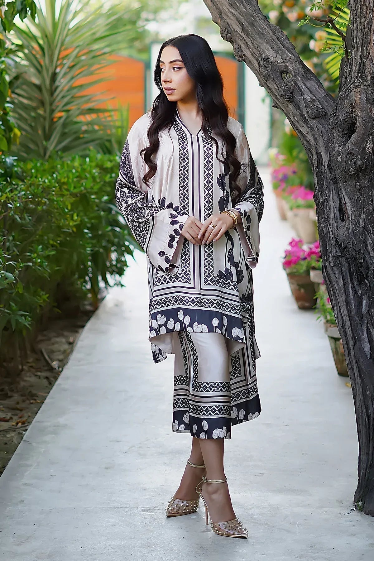 Erum Khan | Nue Pret | Royal Mirage - Aqsa Fabrics