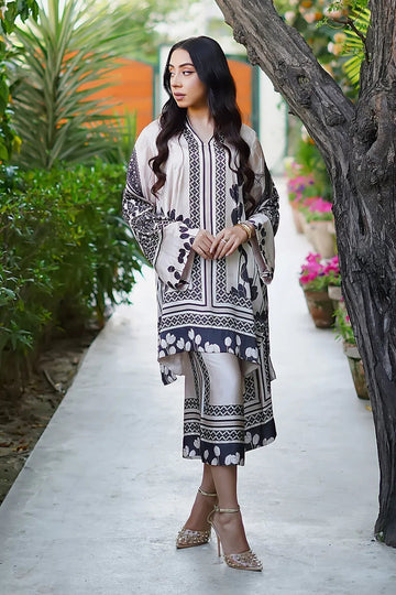 Erum Khan | Nue Pret | Royal Mirage - Aqsa Fabrics