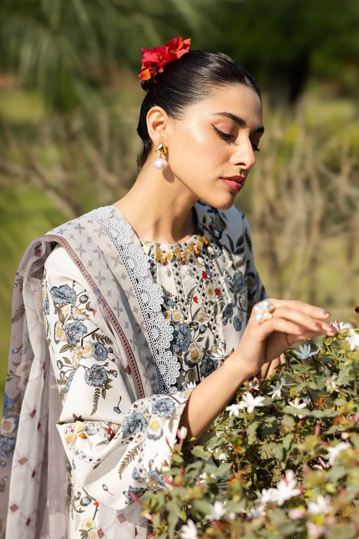 Alizeh | Sheen Lawn Prints 25 | AF-PL-6040-Alaska - Aqsa Fabrics