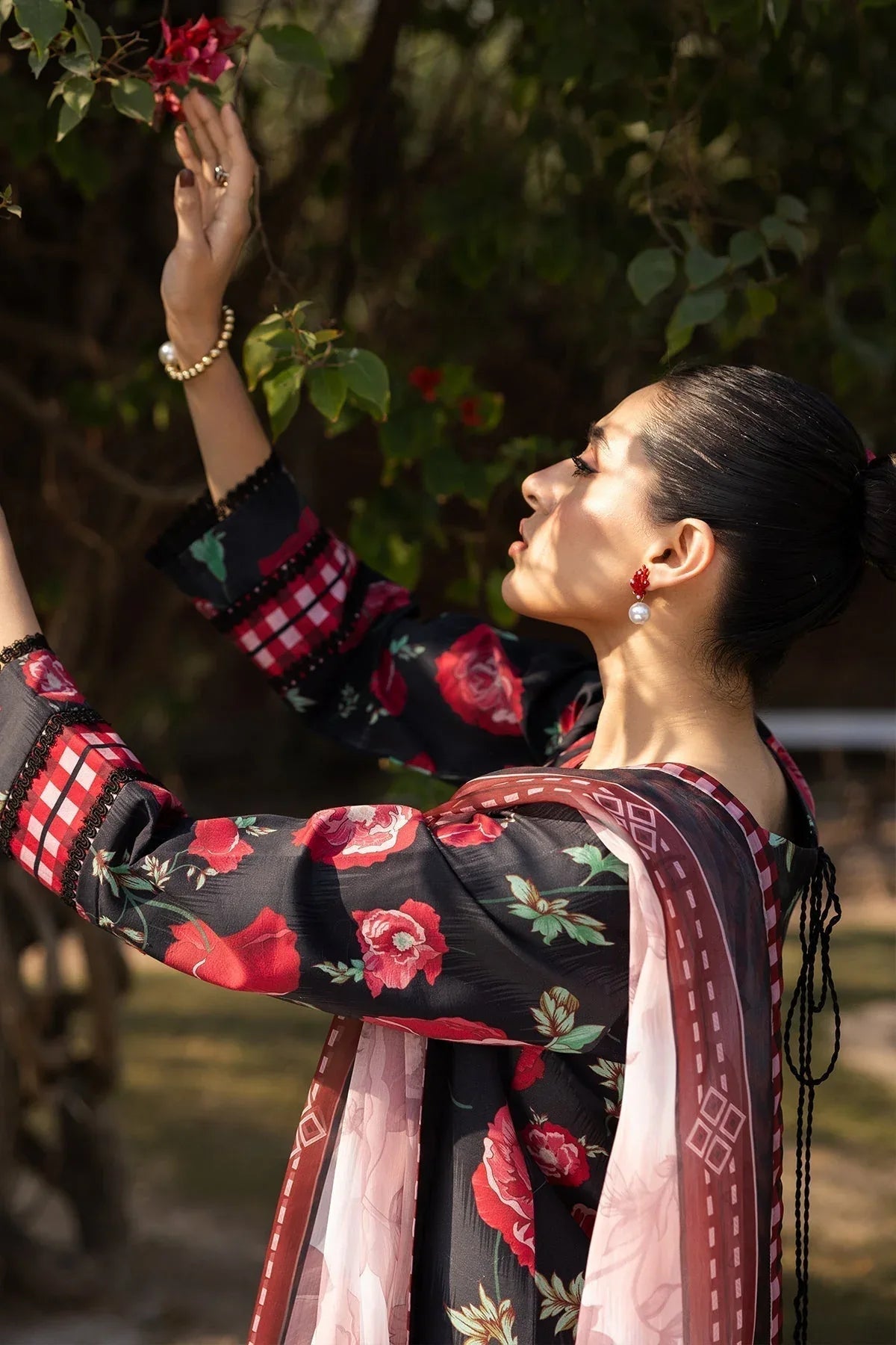 Alizeh | Sheen Lawn Prints 25 | AF-PL-6032-Somber - Aqsa Fabrics