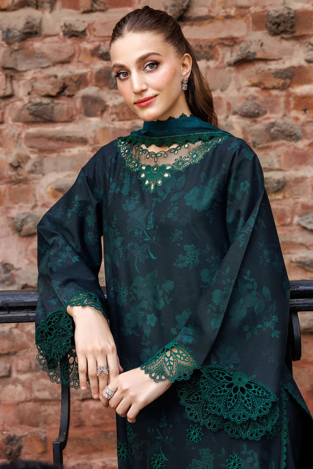 Farasha | Printed Essentials | Periveil - Aqsa Fabrics