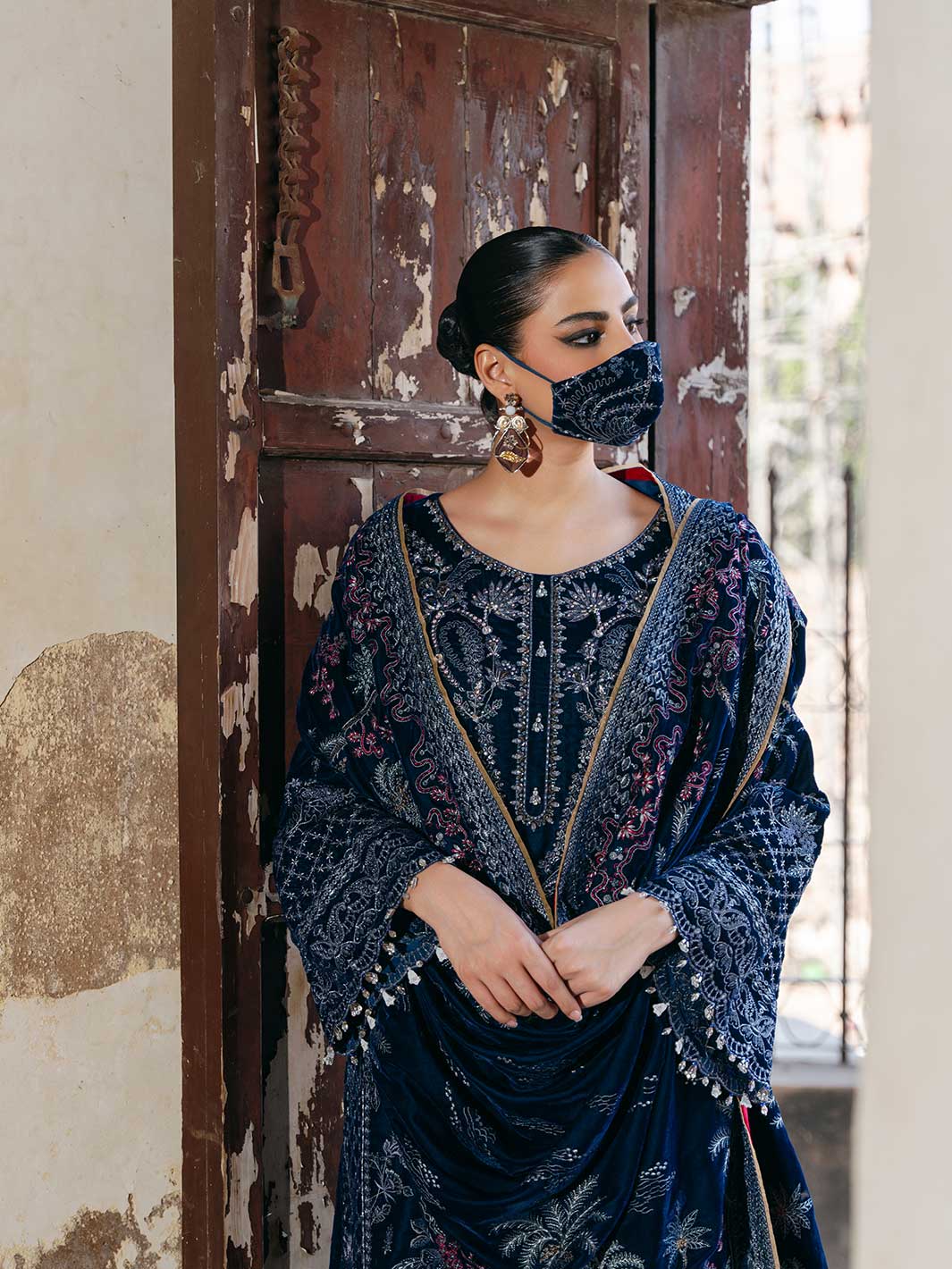 Flossie | Siara Velvet Formals | V-106 - A - Aqsa Fabrics