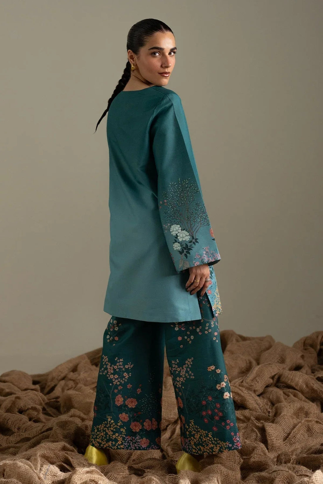 Afrozeh | Coords 25 | Frayed - Aqsa Fabrics