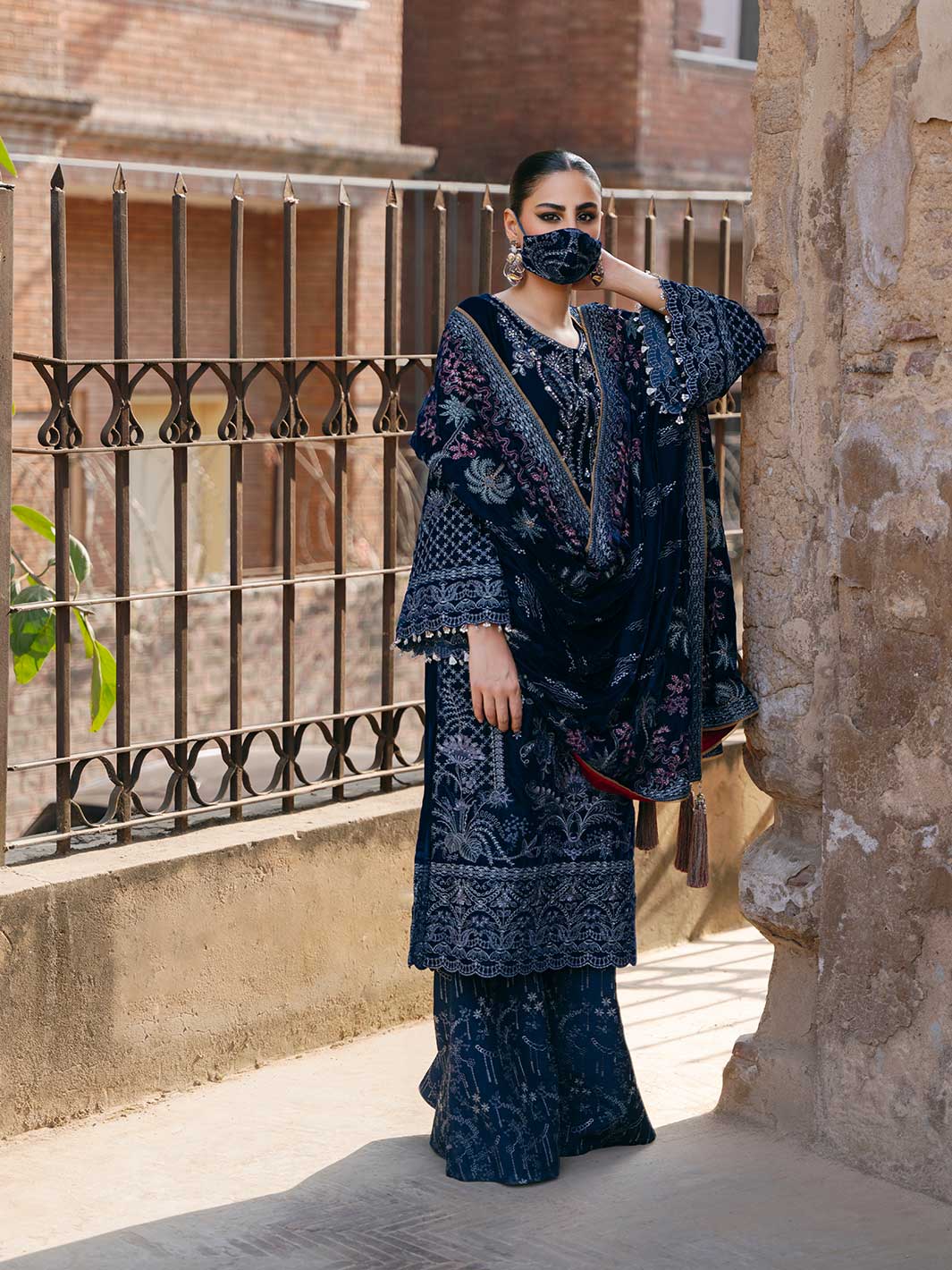 Flossie | Siara Velvet Formals | V-106 - A - Aqsa Fabrics