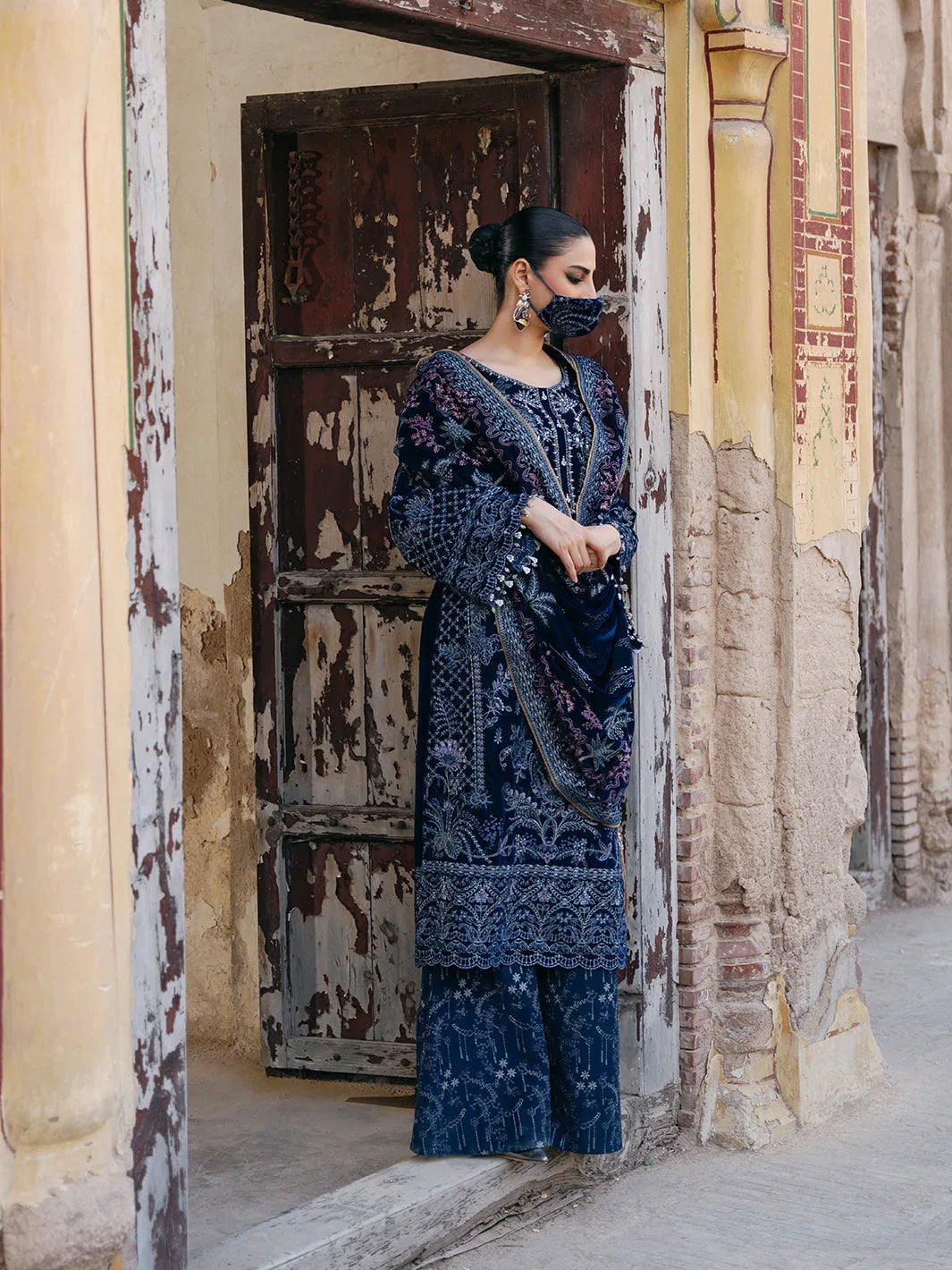 Flossie | Siara Velvet Formals | V-106 - A - Aqsa Fabrics