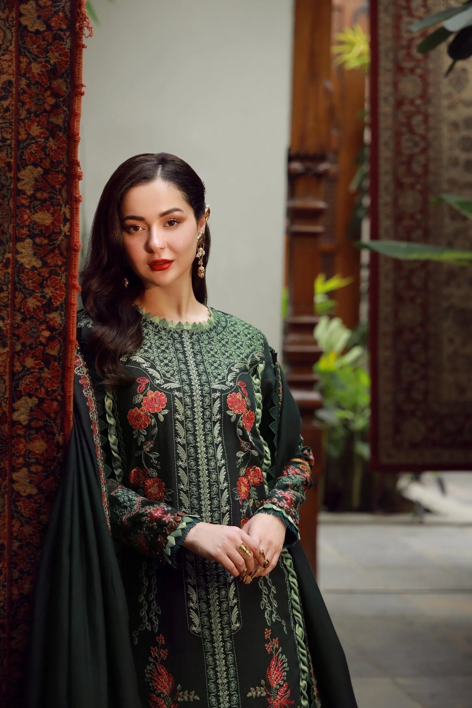 Maryam Hussain | Winter Shawl 25 | Almas - Aqsa Fabrics