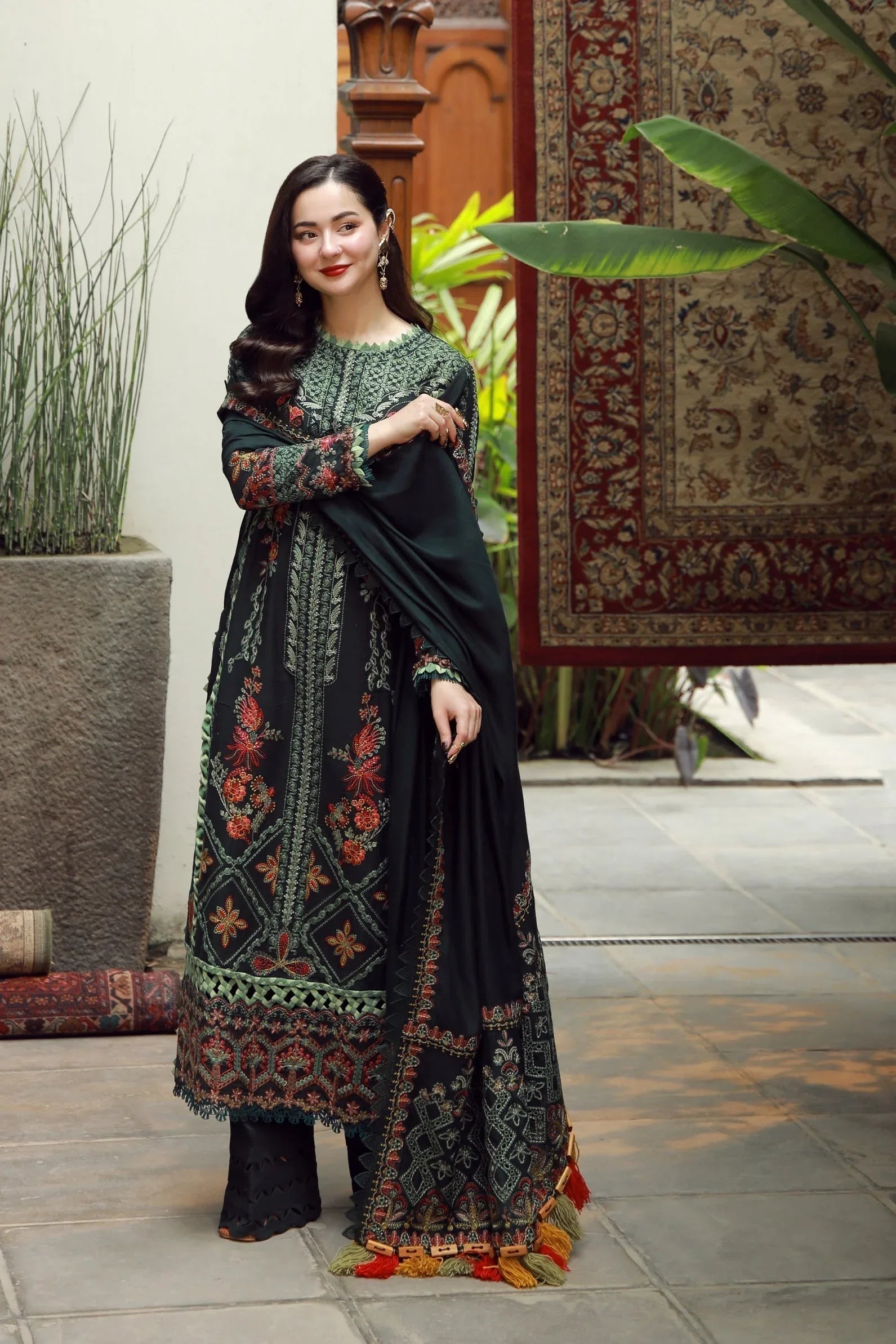 Maryam Hussain | Winter Shawl 25 | Almas - Aqsa Fabrics