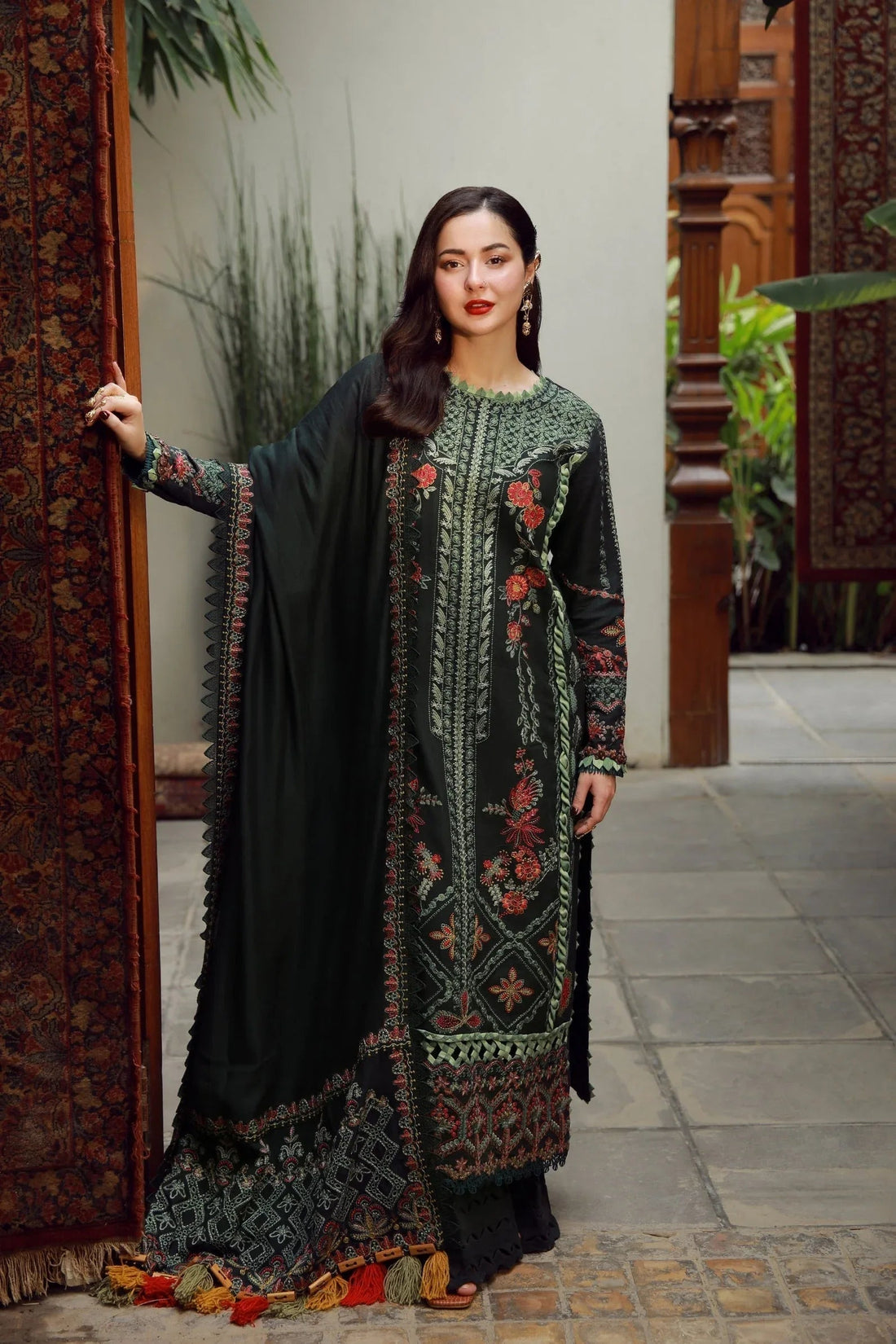 Maryam Hussain | Winter Shawl 25 | Almas - Aqsa Fabrics