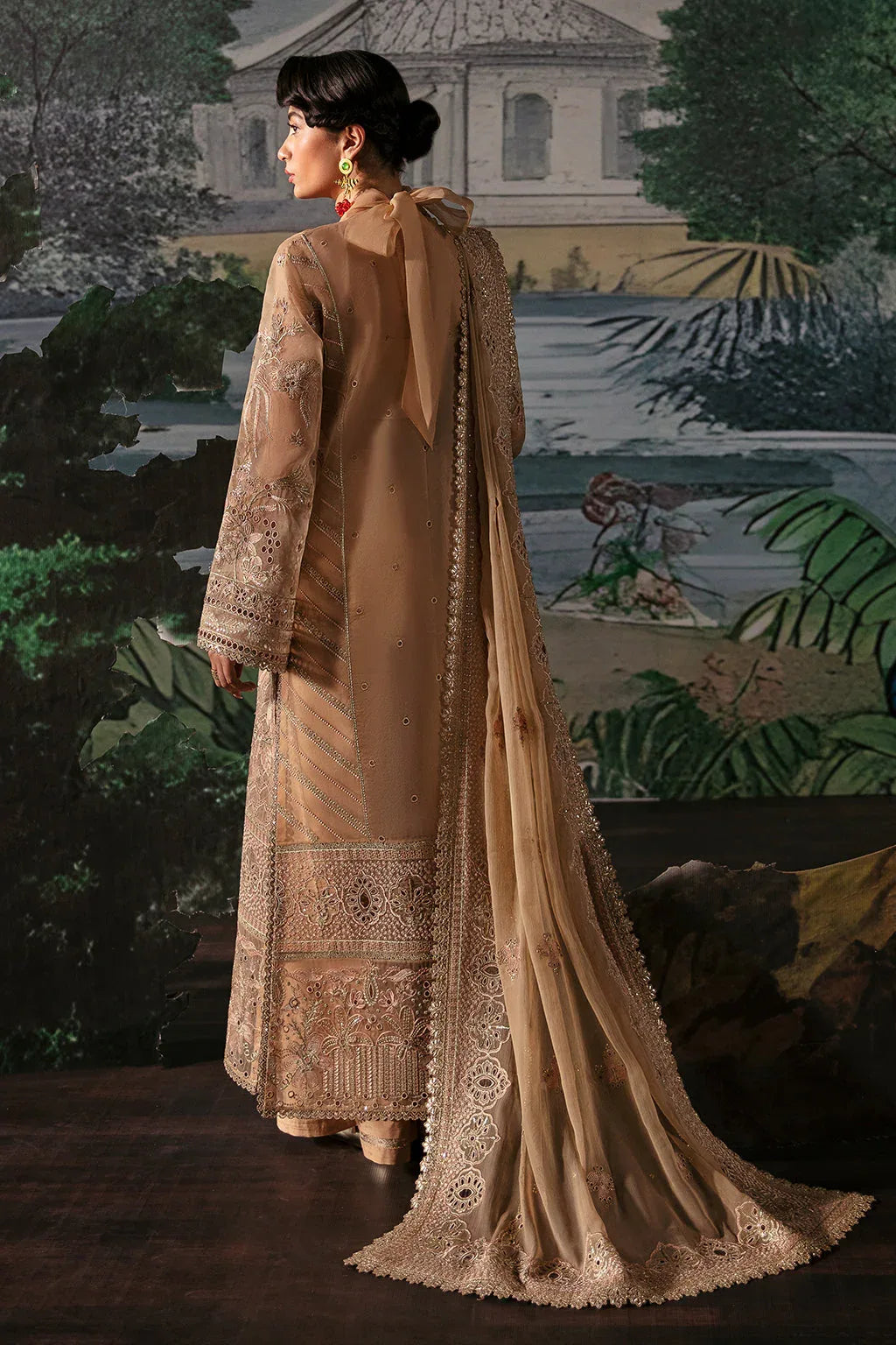 Afrozeh | La Fuchsia Festive 24 | Reese - Aqsa Fabrics