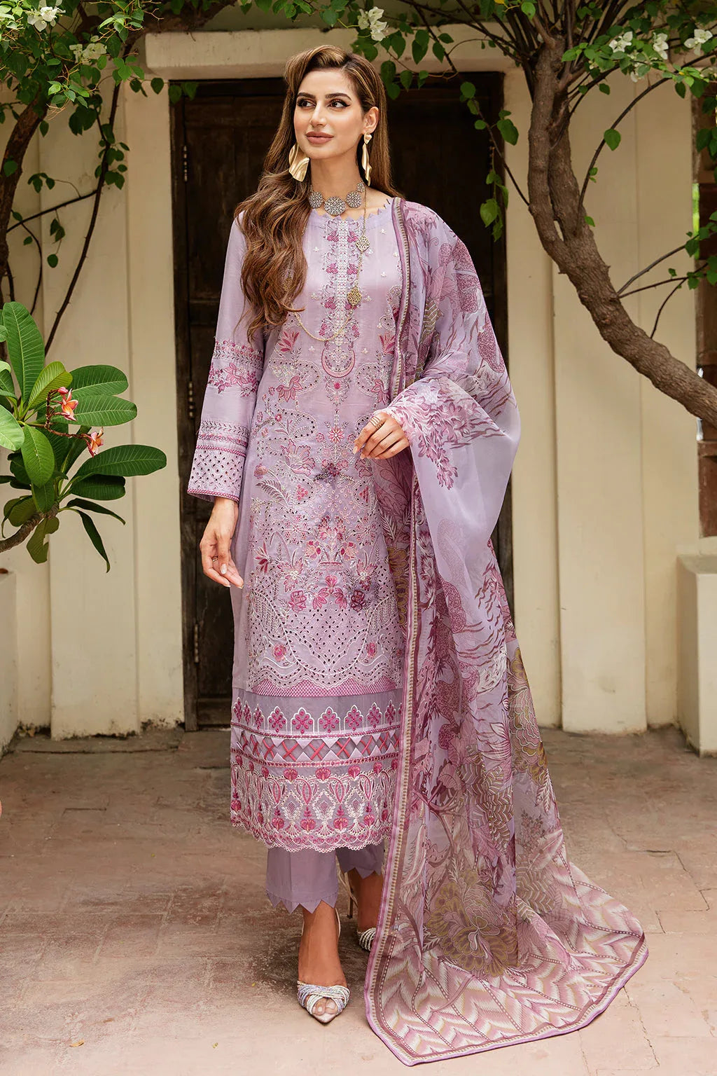 Ramsha | Luxury Lawn 24 | Y-804 - Aqsa Fabrics