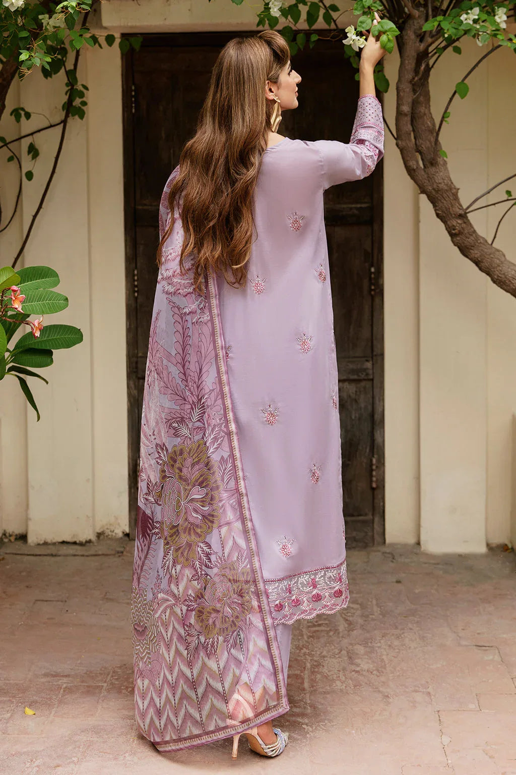 Ramsha | Luxury Lawn 24 | Y-804 - Aqsa Fabrics