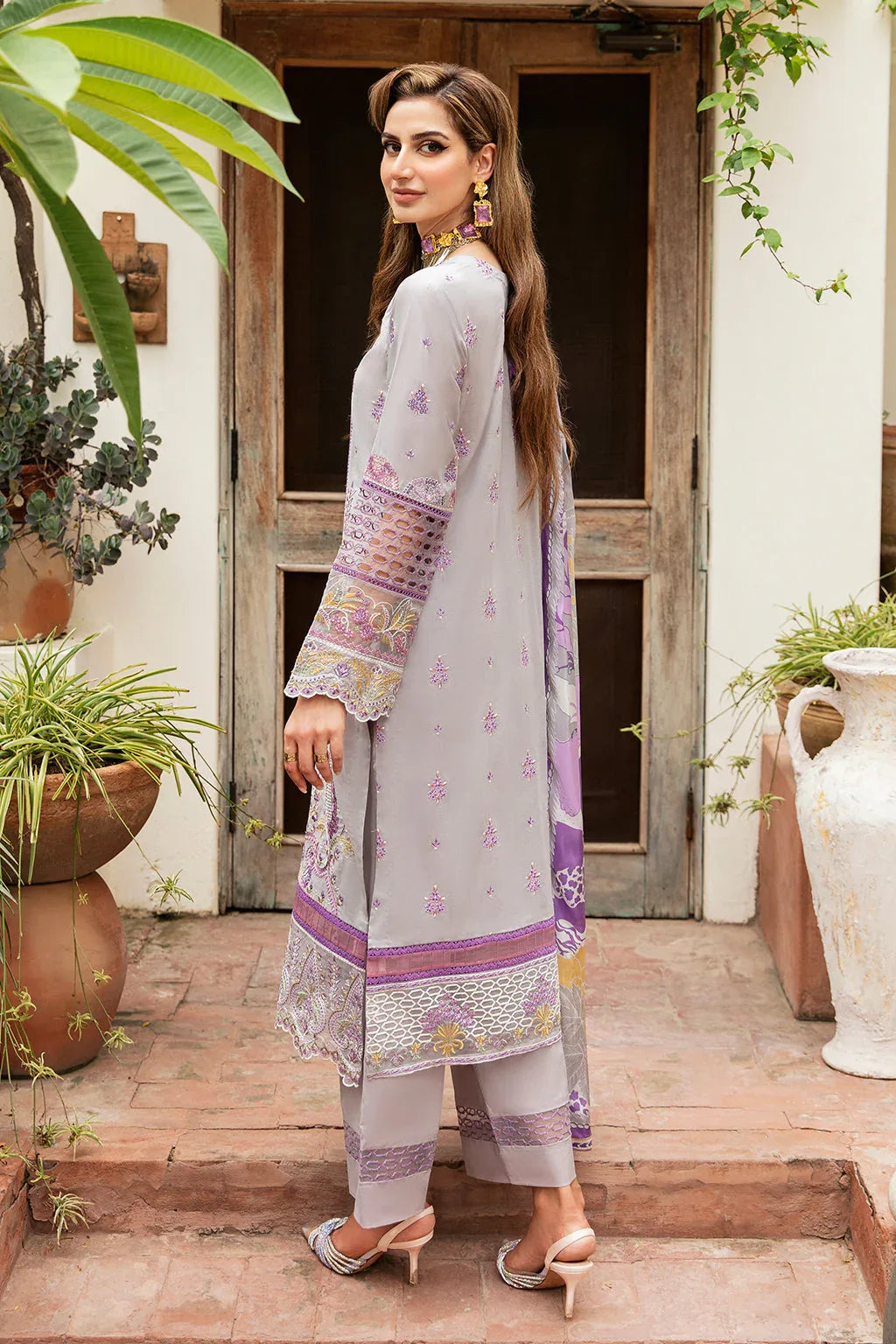 Ramsha | Luxury Lawn 24 | Y-809 - Aqsa Fabrics