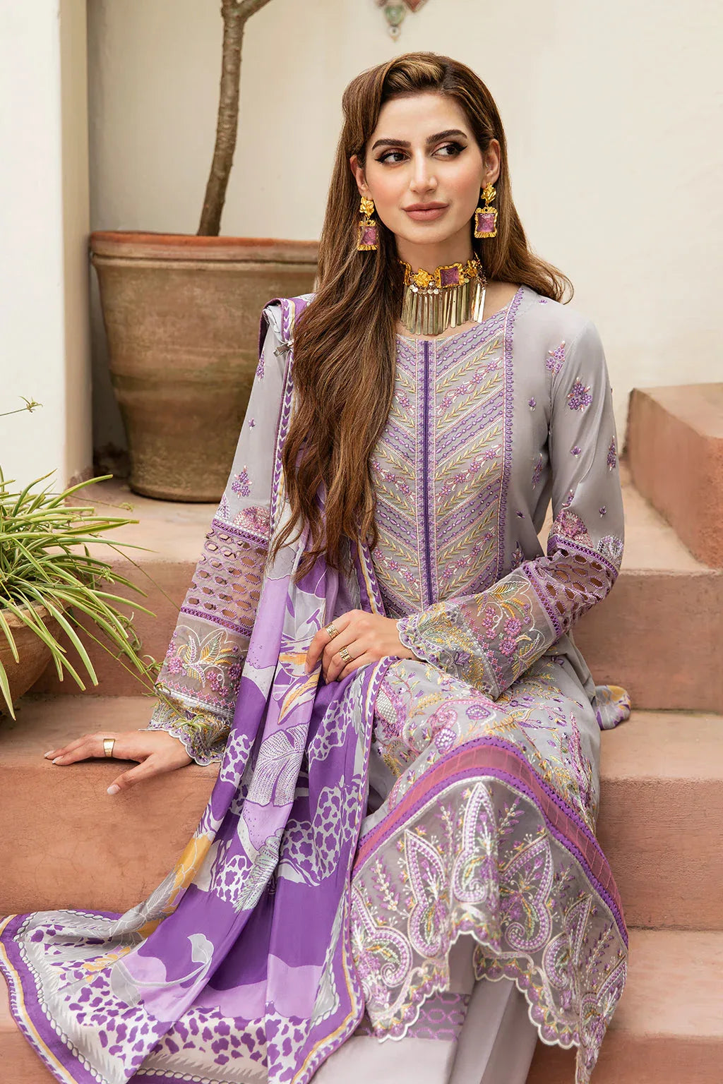 Ramsha | Luxury Lawn 24 | Y-809 - Aqsa Fabrics