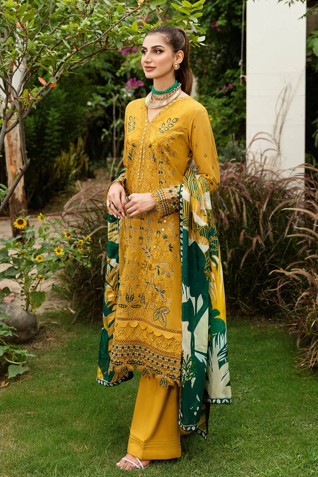 Ramsha | Luxury Lawn 24 | Y-805 - Aqsa Fabrics