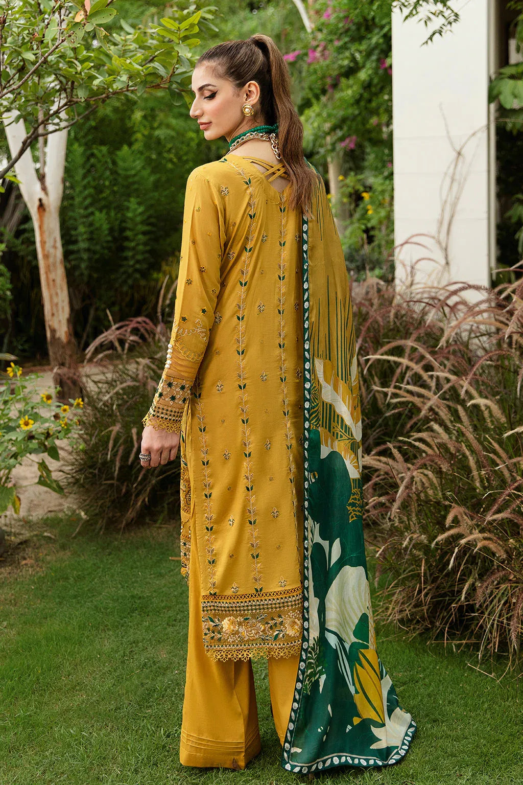 Ramsha | Luxury Lawn 24 | Y-805 - Aqsa Fabrics