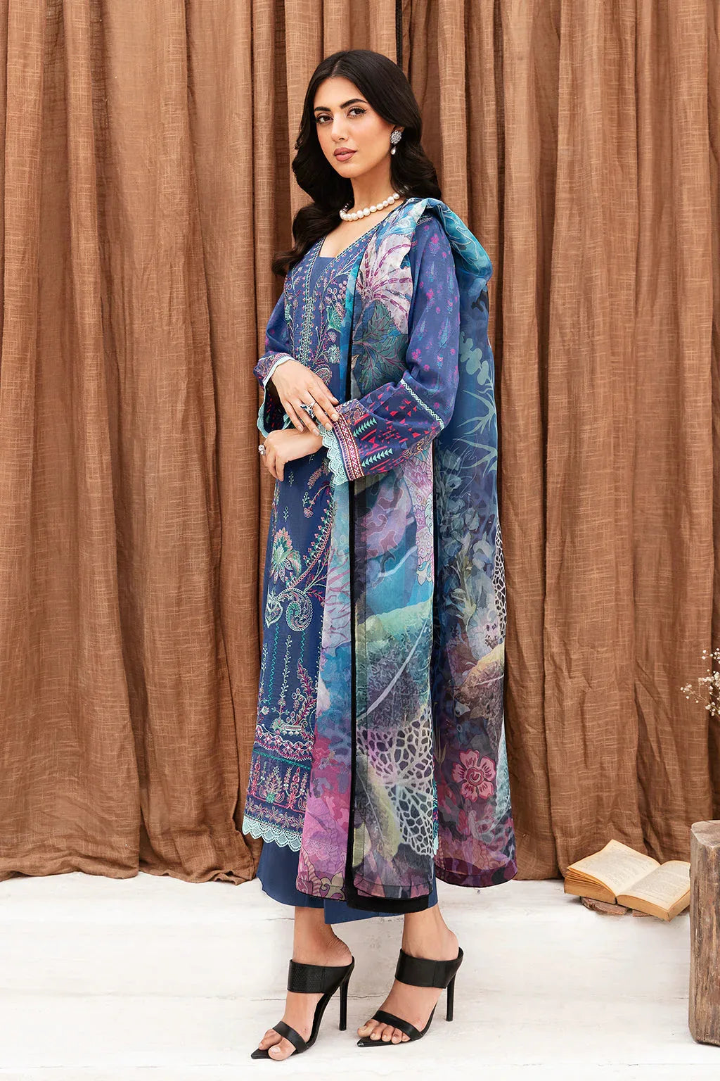 Ramsha | Mashaal Luxury Lawn | L-1112 - Aqsa Fabrics