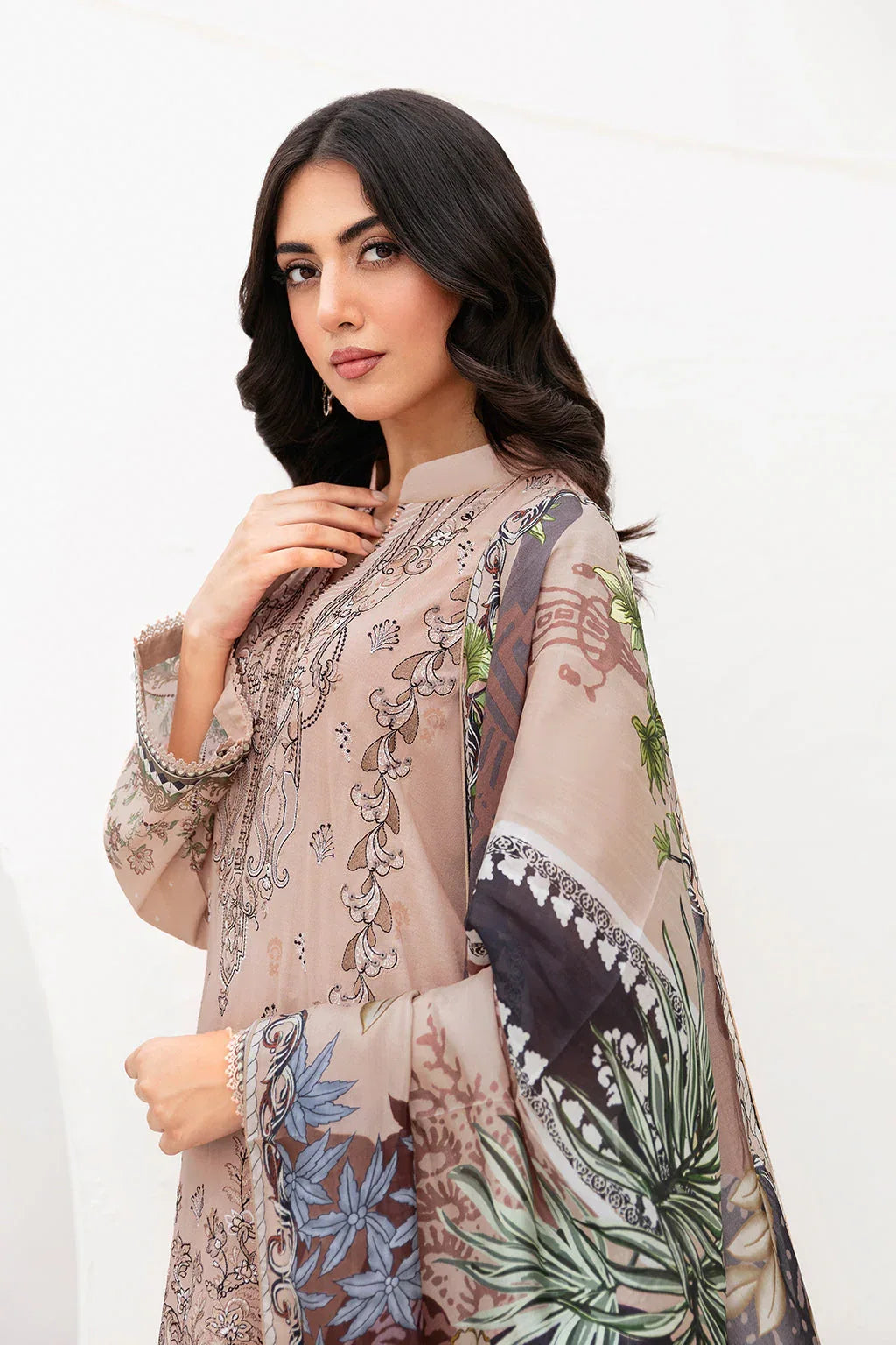 Ramsha | Mashaal Luxury Lawn | L-1106 - Aqsa Fabrics