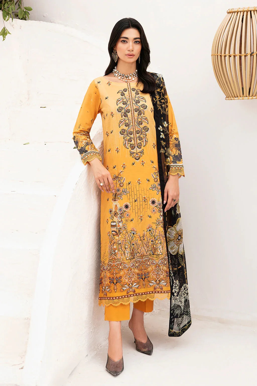 Ramsha | Mashaal Luxury Lawn | L-1111 - Aqsa Fabrics