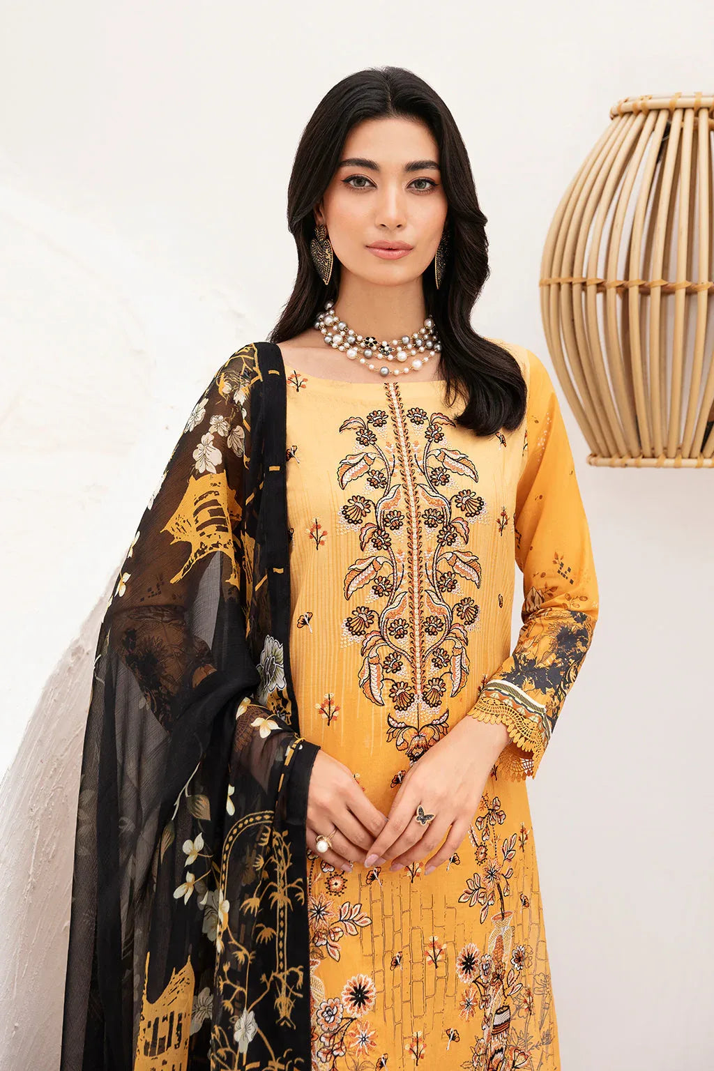 Ramsha | Mashaal Luxury Lawn | L-1111 - Aqsa Fabrics