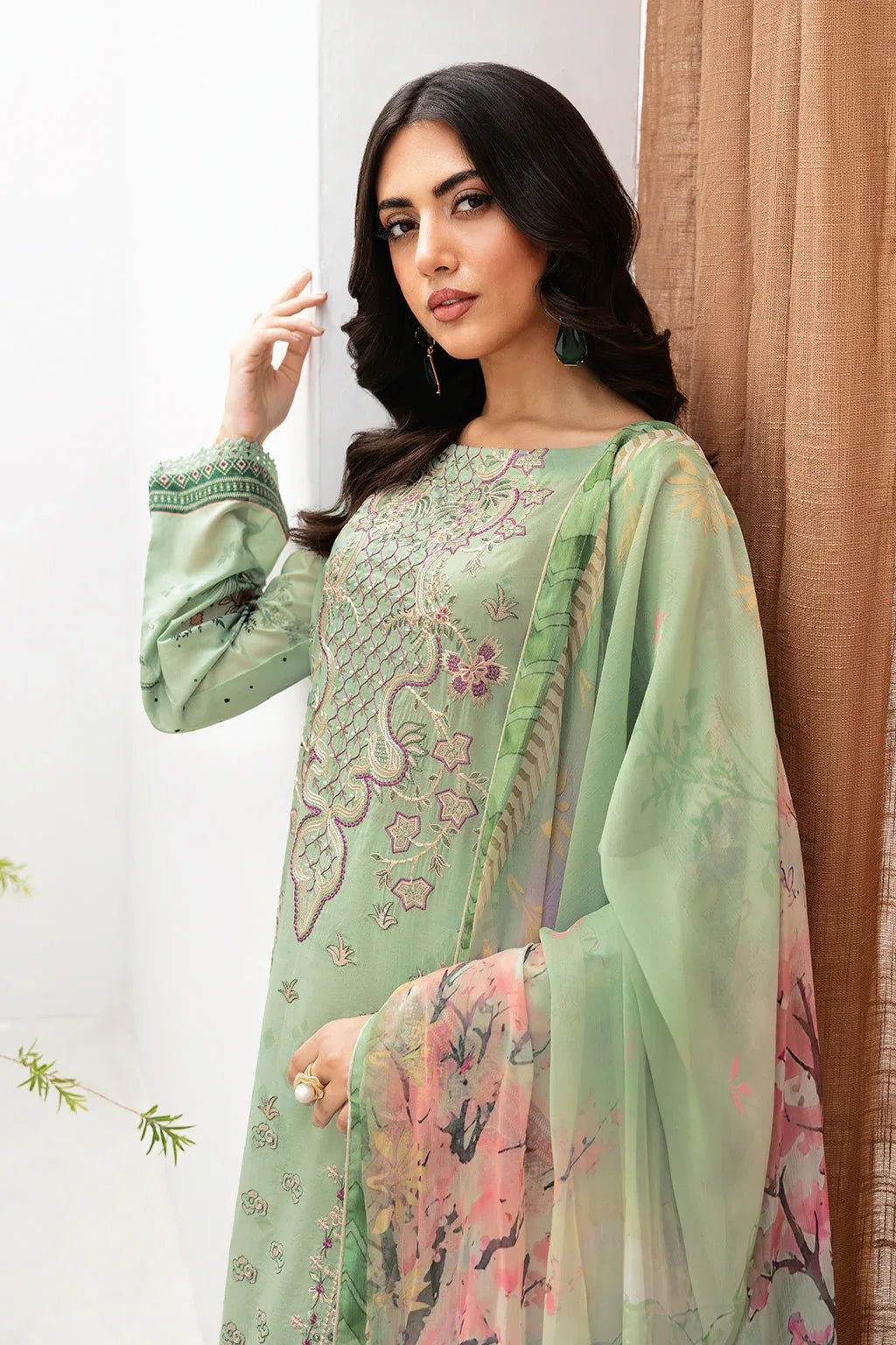 Ramsha | Mashaal Luxury Lawn | L-1101 - Aqsa Fabrics