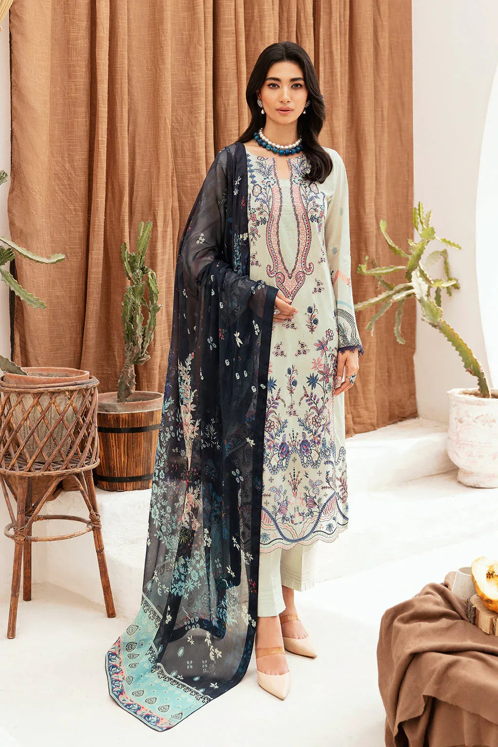 Ramsha | Mashaal Luxury Lawn | L-1107 - Aqsa Fabrics