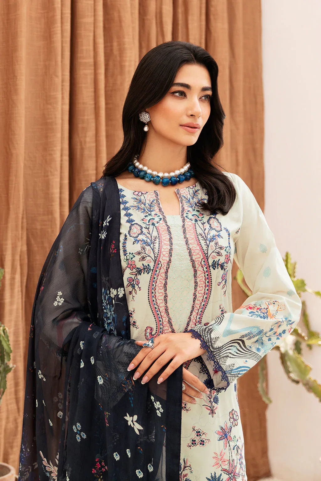 Ramsha | Mashaal Luxury Lawn | L-1107 - Aqsa Fabrics