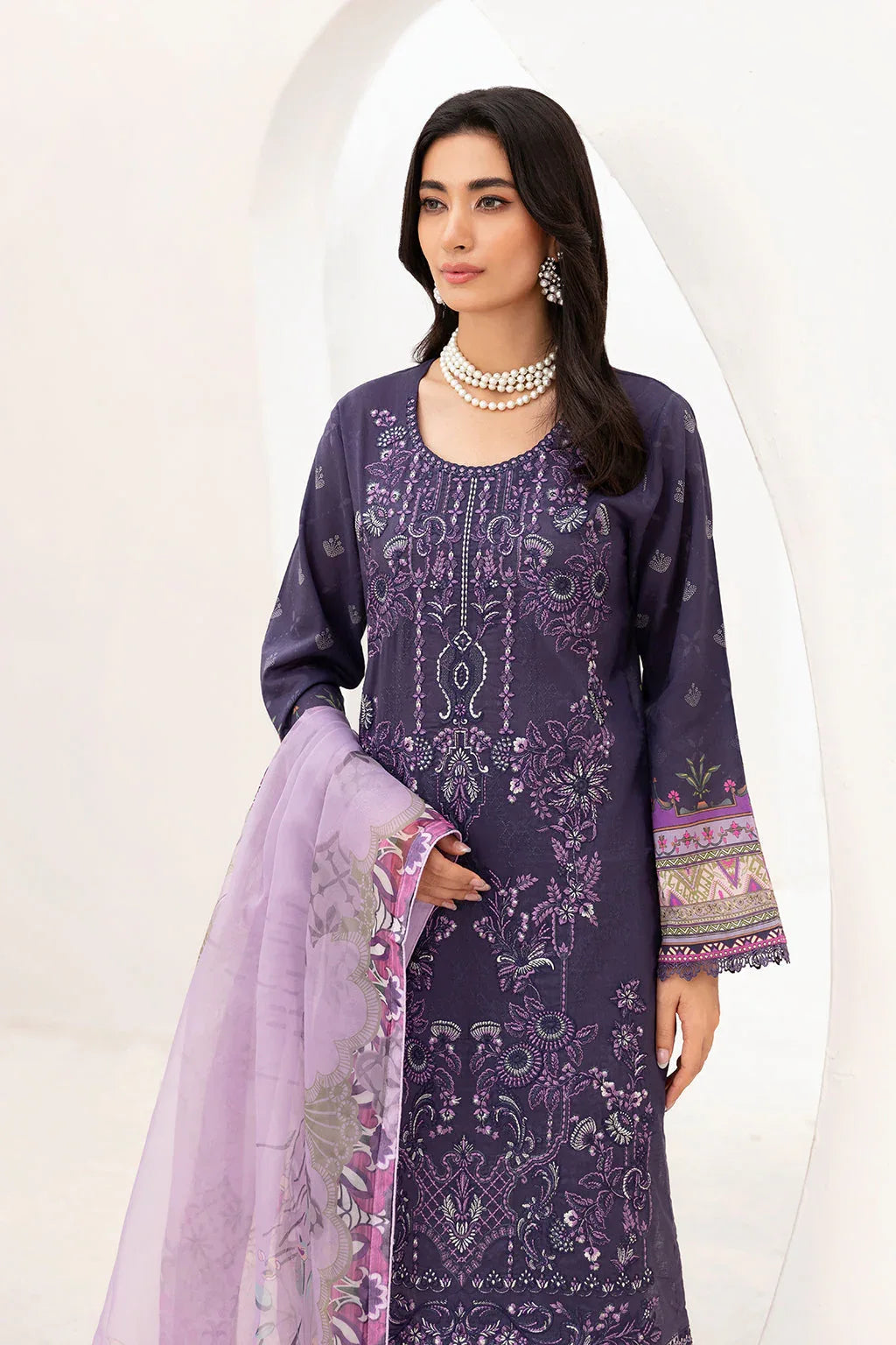 Ramsha | Mashaal Luxury Lawn | L-1105 - Aqsa Fabrics