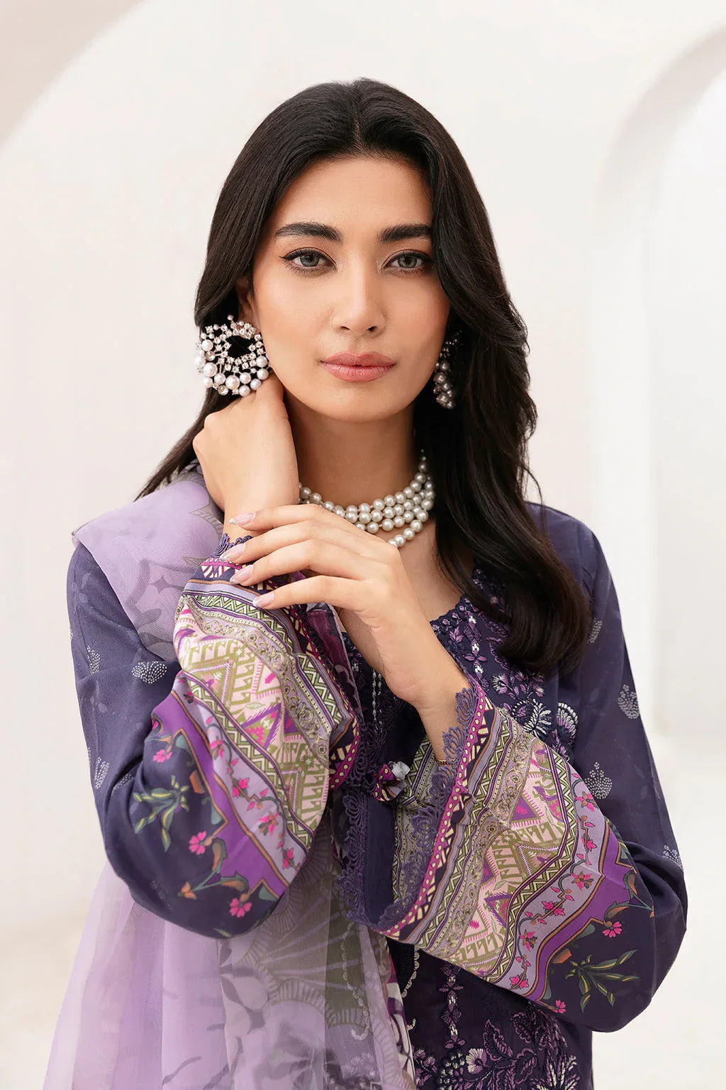 Ramsha | Mashaal Luxury Lawn | L-1105 - Aqsa Fabrics