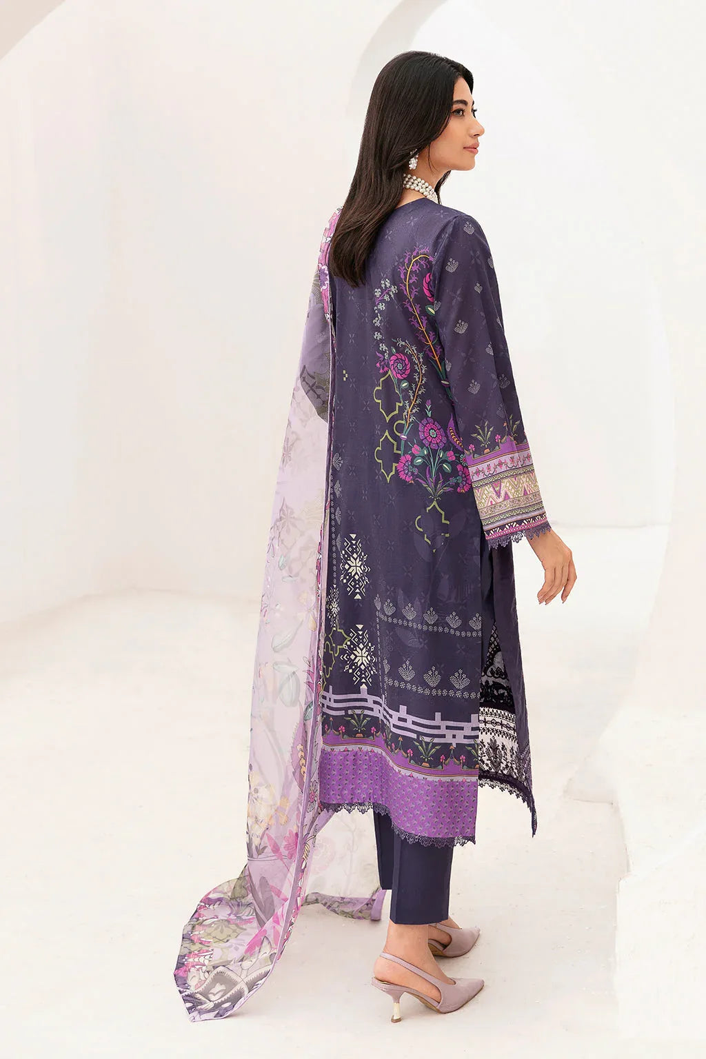Ramsha | Mashaal Luxury Lawn | L-1105 - Aqsa Fabrics