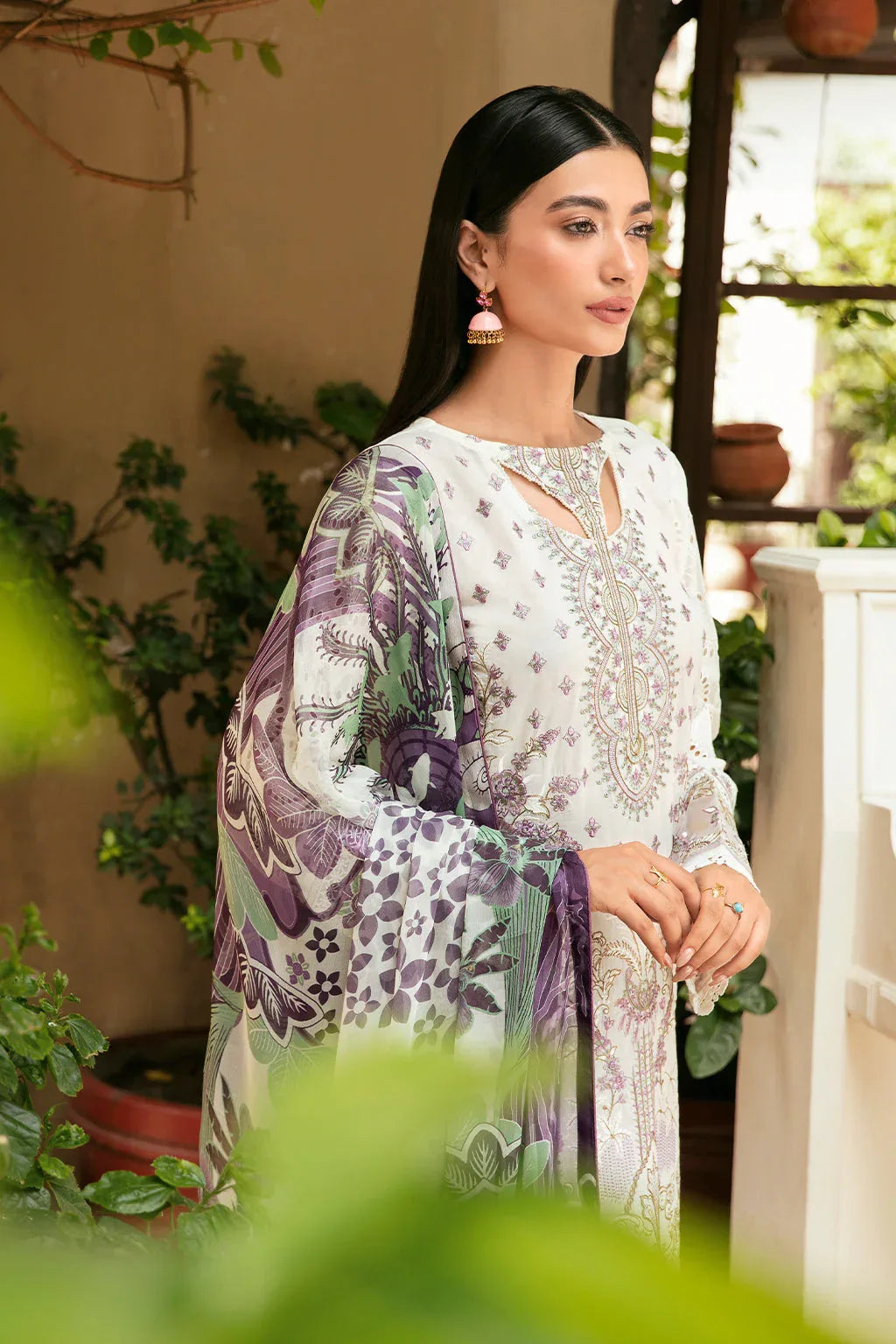 Ramsha | Luxury Lawn 24 | L-809 - Aqsa Fabrics